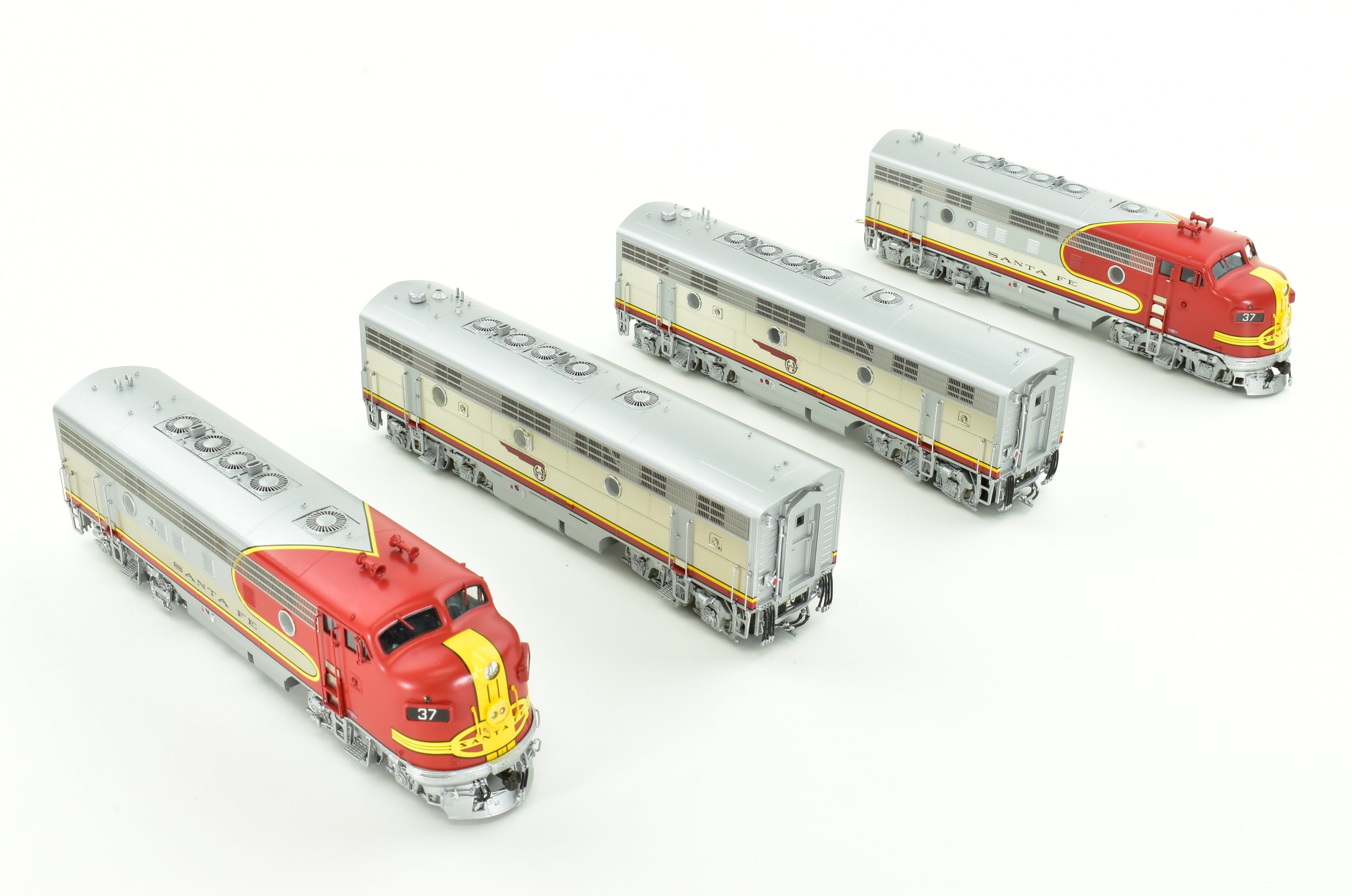 High - Quality HO Scale Brass Diesel Locomotive CON CIL - Challenger Imports ATSF Santa Fe Passenger Service EMD F7 A/B/B/A Set with Factory Painting and Plating