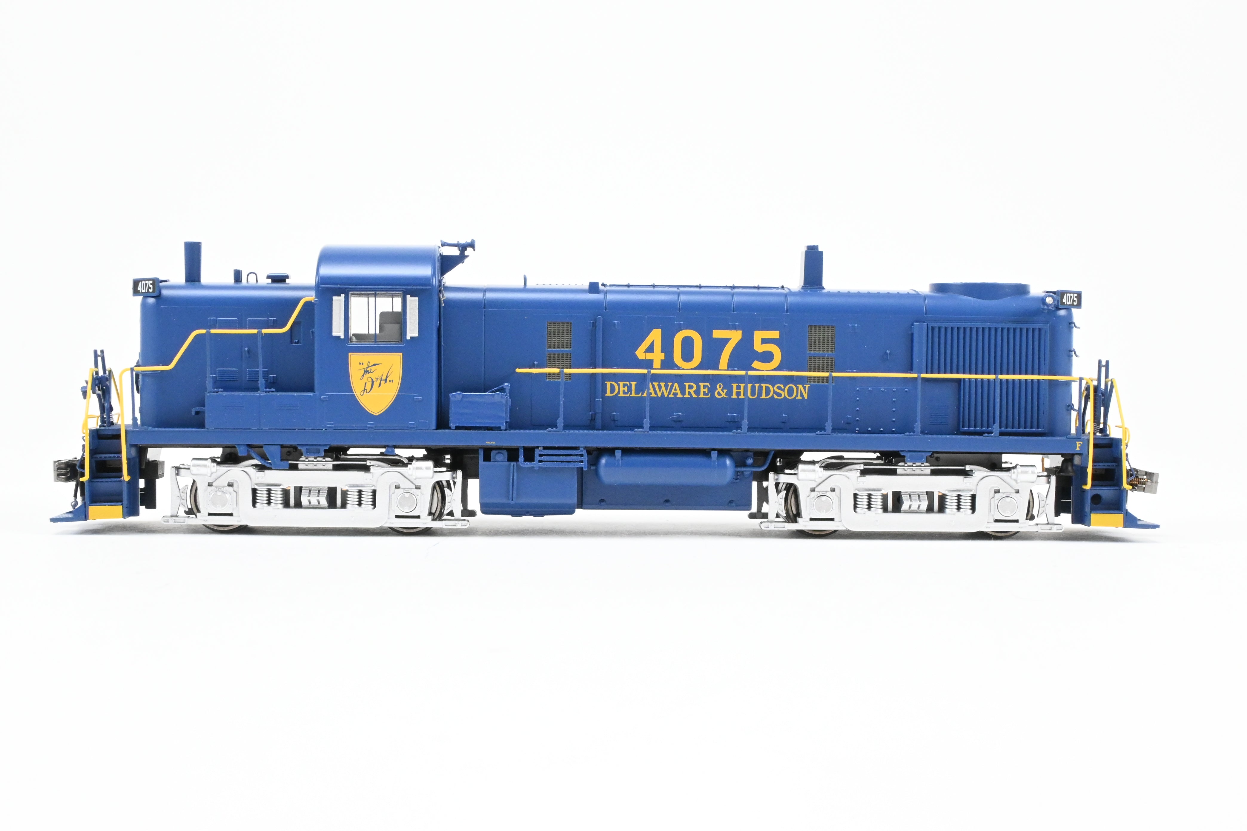 HO Scale Bowser Executive Line Delaware & Hudson Alco RS - 3 Model Train with ESU DCC and Sound Function, Factory - Painted in D&H Colors, Road Number 4075
