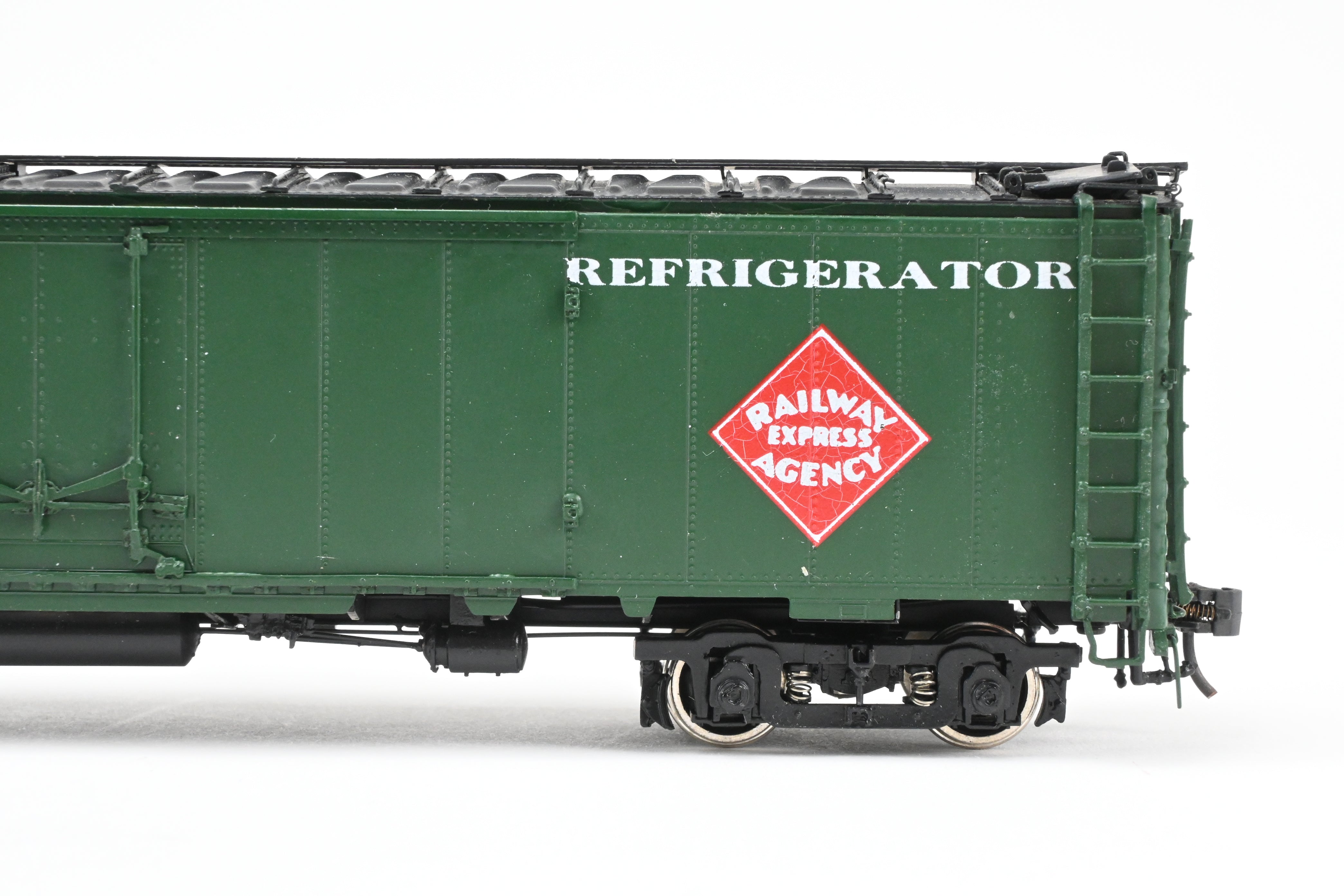High - Quality HO Scale Brass CIL - Challenger Imports REA - Railway Express Agency 52 - Foot Steel Express Refrigerator Car Model FP
