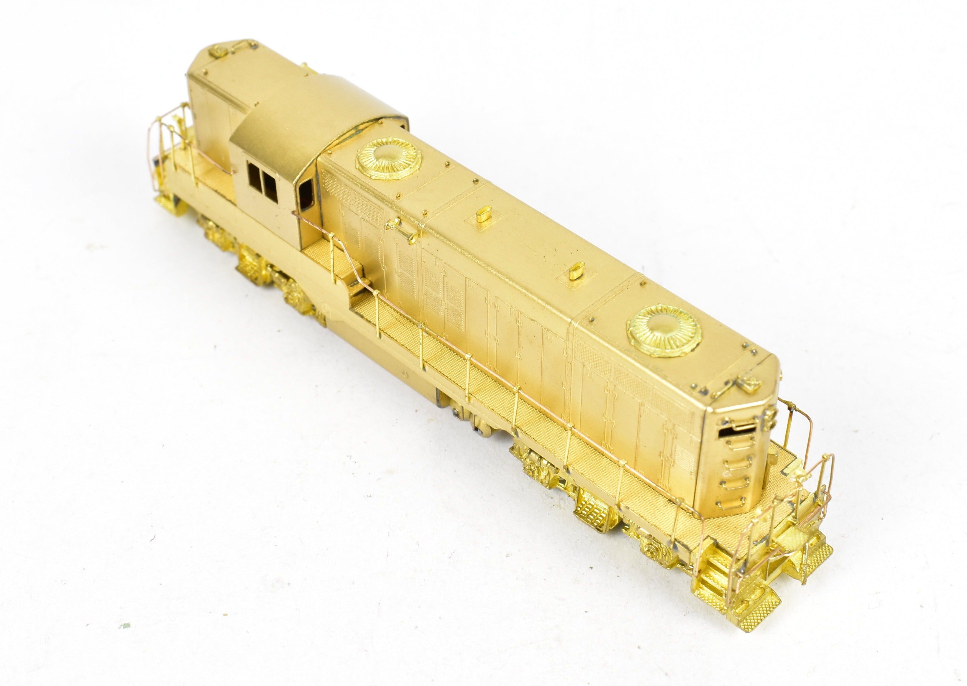 N Scale Brass Hallmark Model EMD GP - 9 Standard Version Train Model with Detachable Dynamic Brakes for Various Road Layouts