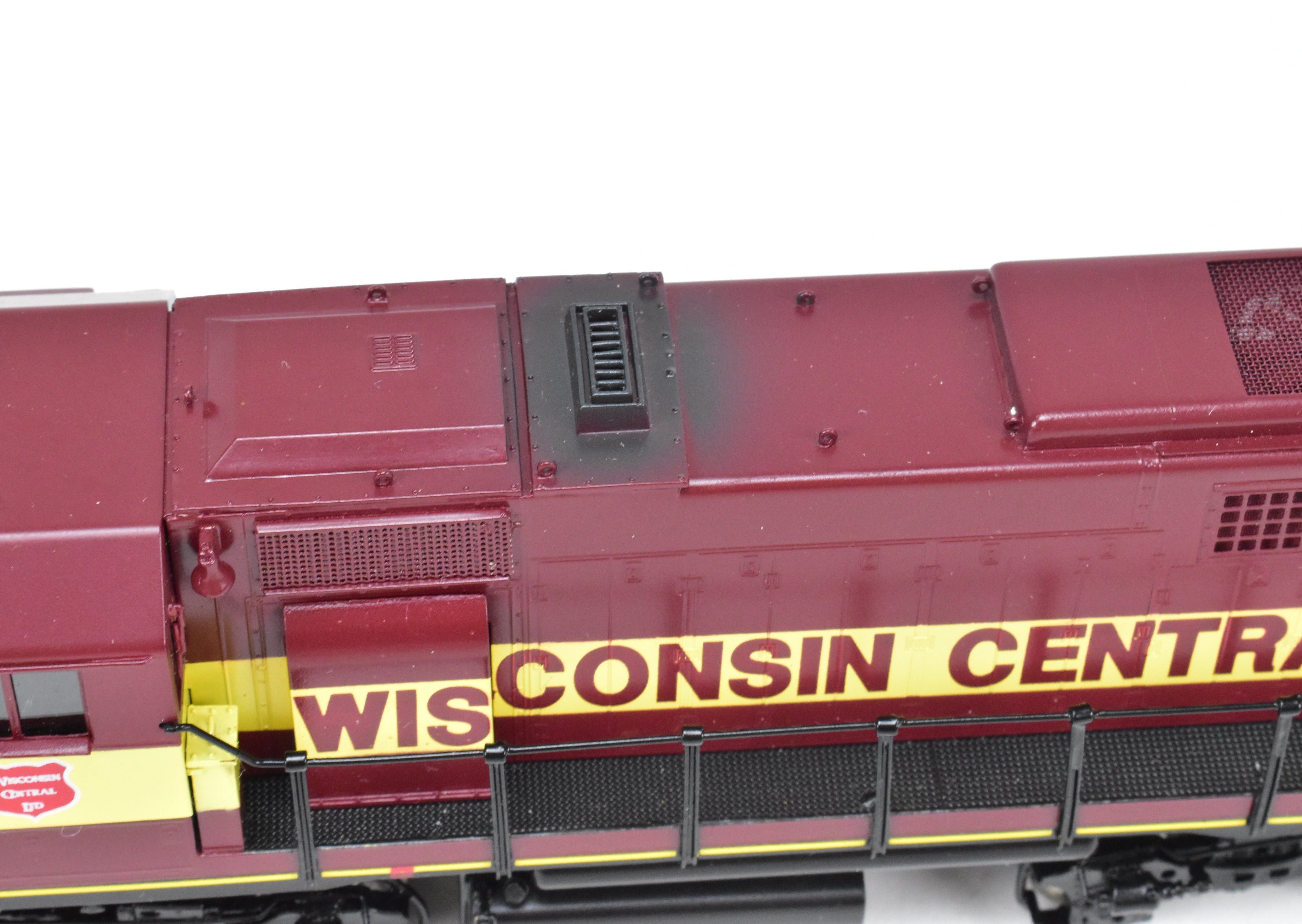 HO Scale Brass Diesel Locomotive - Overland Models, Inc. WC - Wisconsin Central EMD SDL39 Factory Painted Model No. 586
