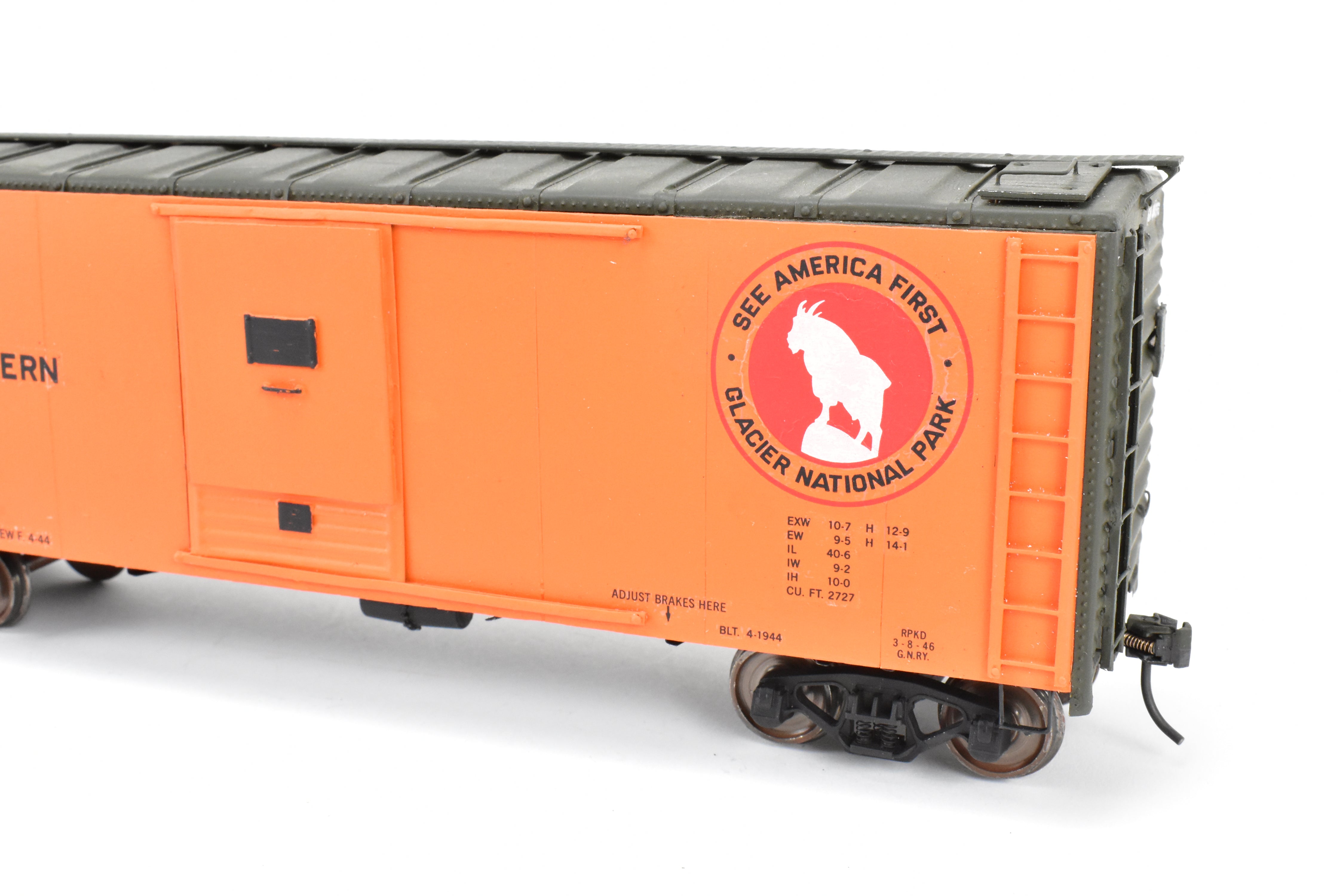 O Scale Metal GN - Great Northern 40' Plywood Boxcar with Excellent Build and Custom Paint