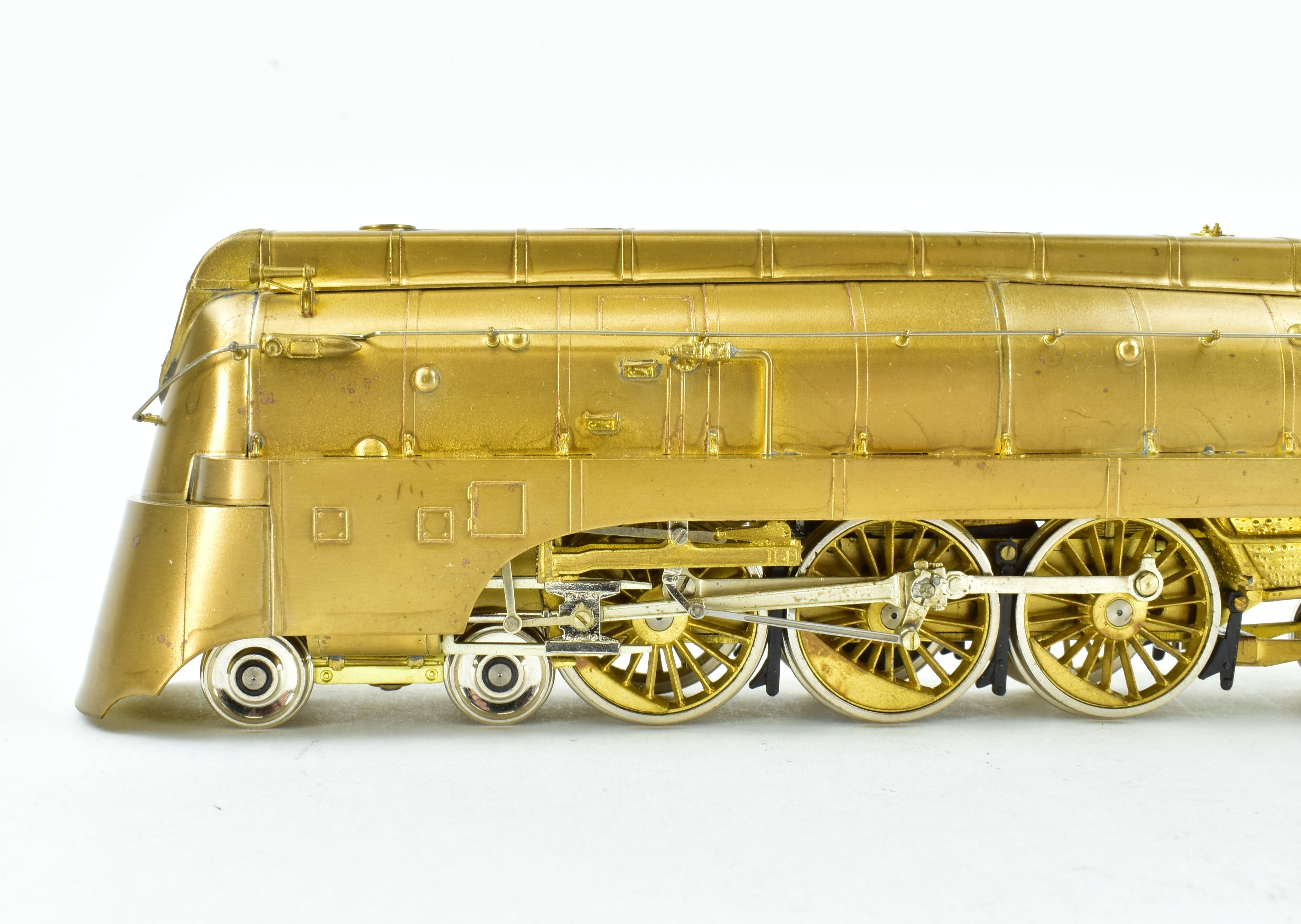 HO Scale Brass Model Train - Overland Models, Inc. MILW - Milwaukee Road 4-6-2 Pacific #151 Streamlined Chippawa, a Collectible Railroad Locomotive Model