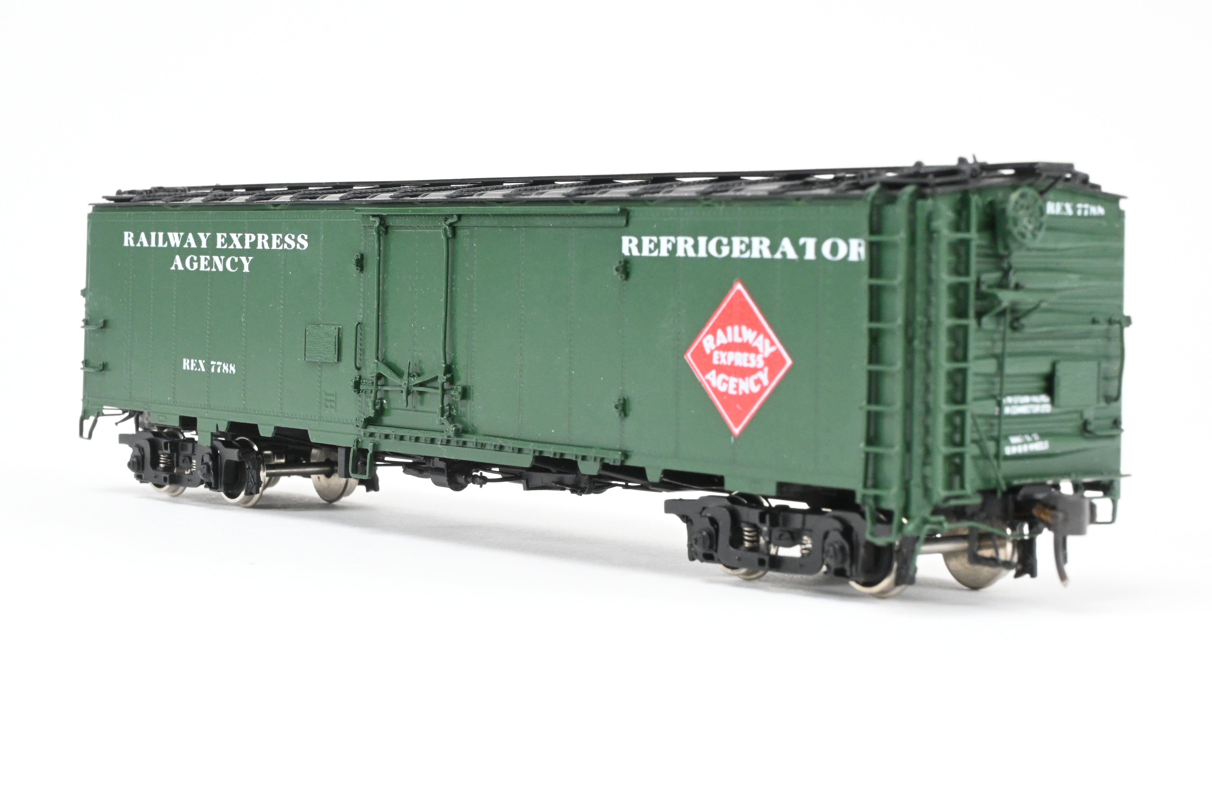 High - Quality HO Scale Brass CIL - Challenger Imports REA - Railway Express Agency 52 - Foot Steel Express Refrigerator Car Model FP