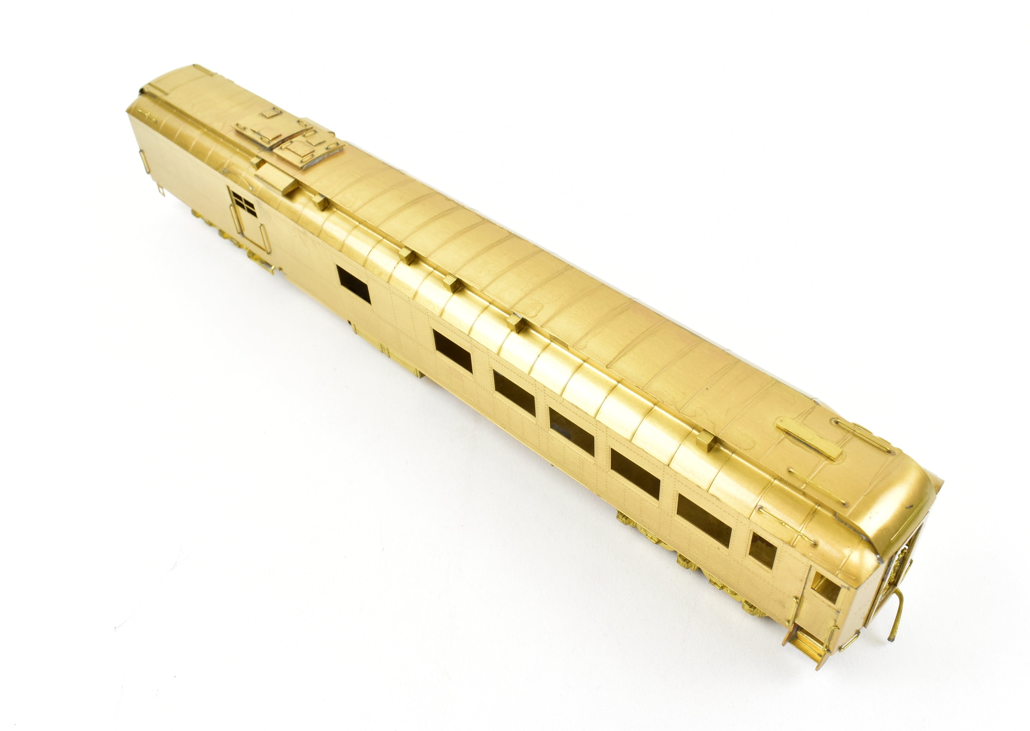 HO Scale Brass Model of Hi - Country Brass ATSF - Santa Fe Heavyweight Baggage Lounge Car #1300