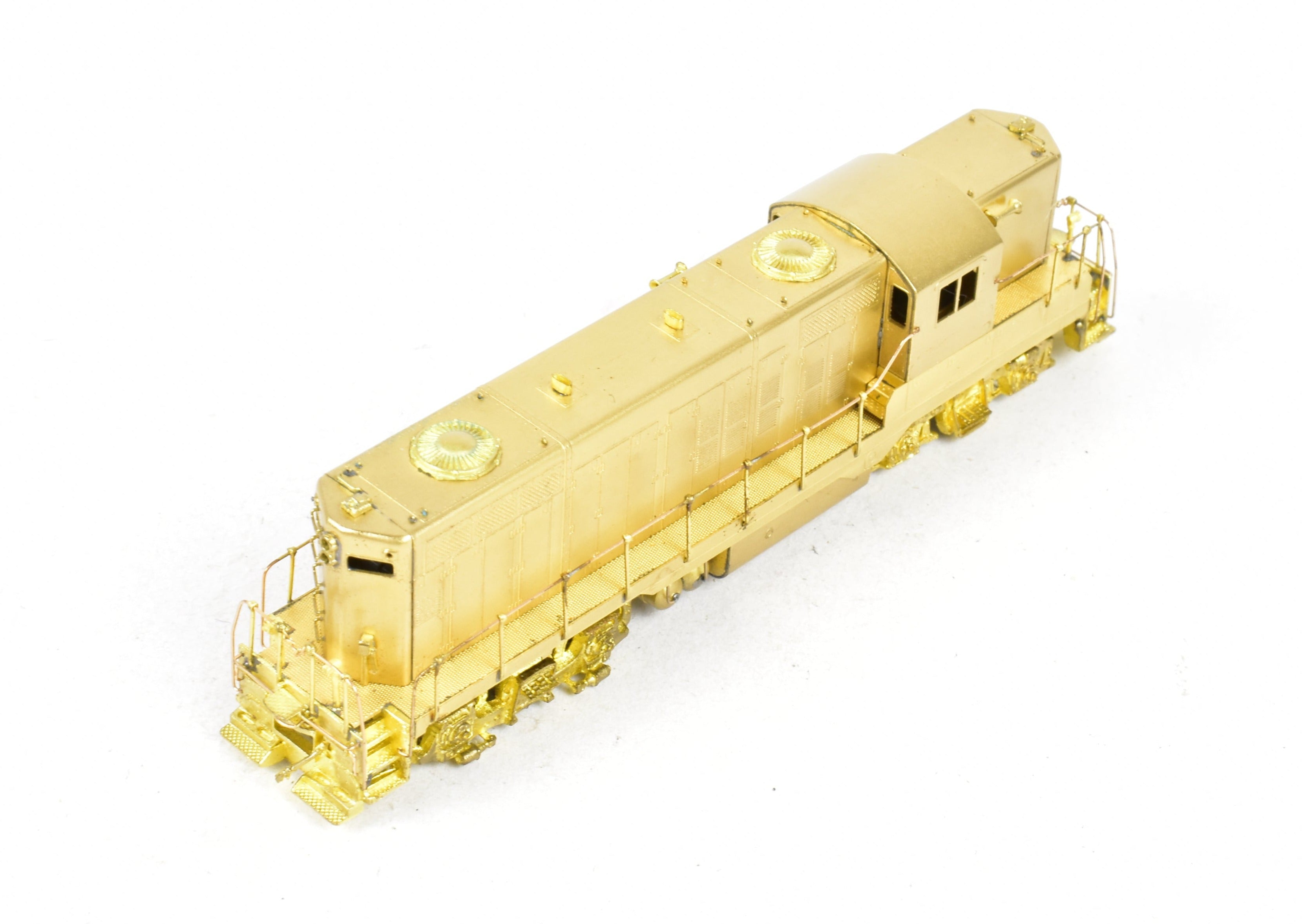 N Scale Brass Hallmark Model EMD GP - 9 Standard Version Train Model with Detachable Dynamic Brakes for Various Road Layouts
