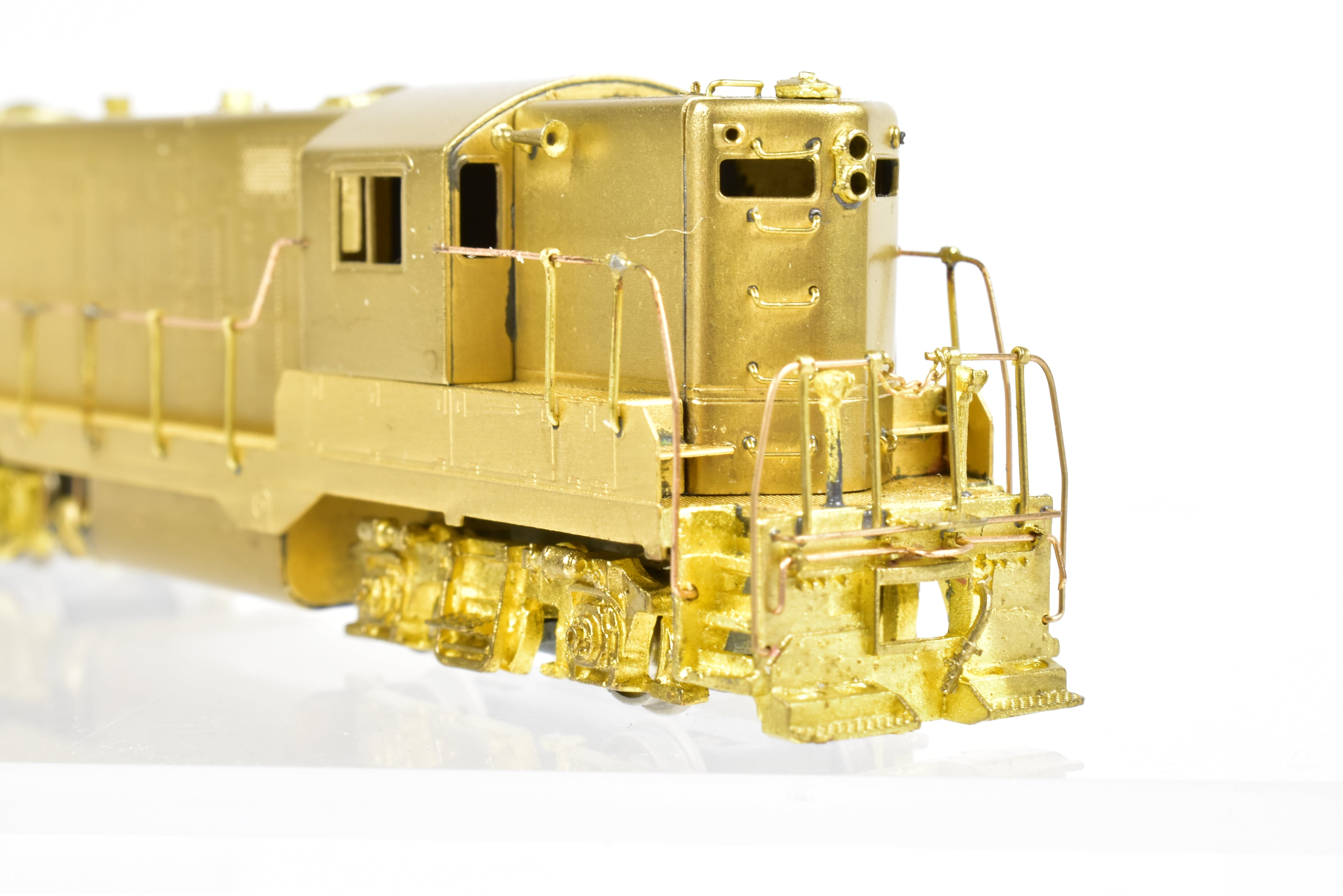 N Scale Brass Hallmark Model EMD GP - 9 Standard Version Train Model with Detachable Dynamic Brakes for Various Road Layouts
