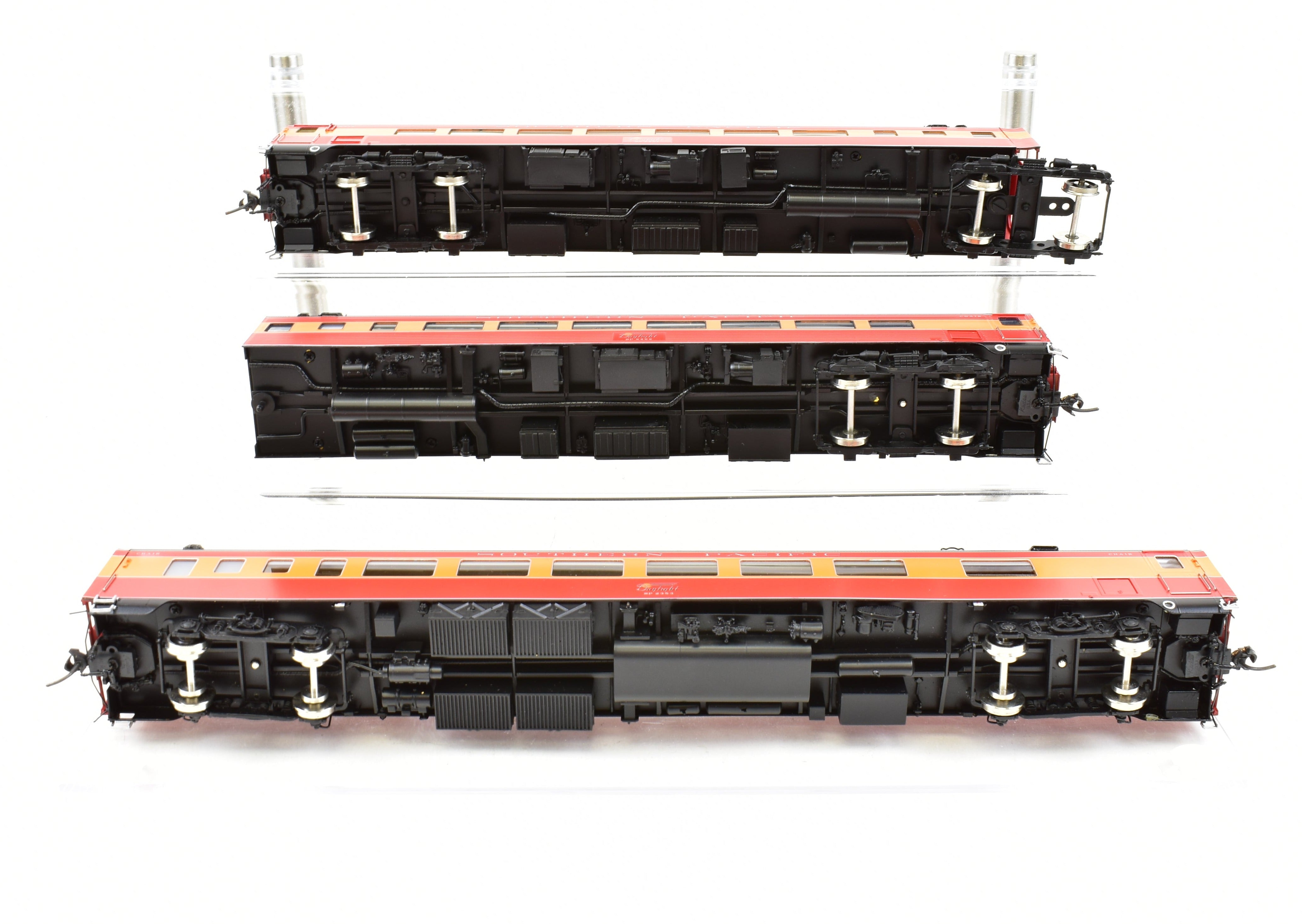 HO Scale Brass Model Train Set - Challenger Imports SP - Southern Pacific 1955 Morning Daylight 3 - Pack Add - On Set with Freight and Passenger Cars