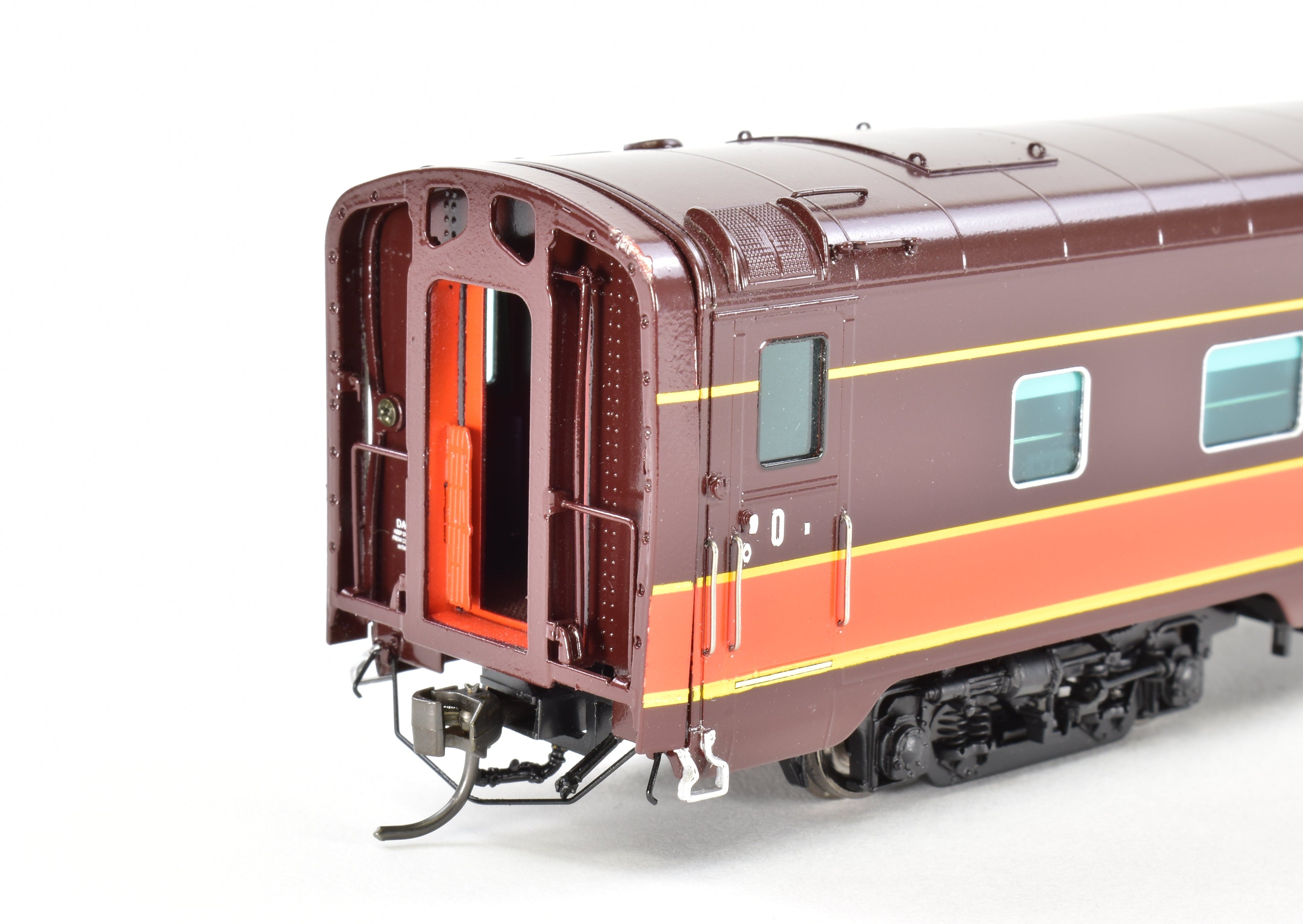 HO Scale Brass Model Train Set - Railway Classics Illinois Central 1942 Panama Limited 10-Car Set with EMD E6 AA Set F/P, Featuring ESU DCC & Sound System