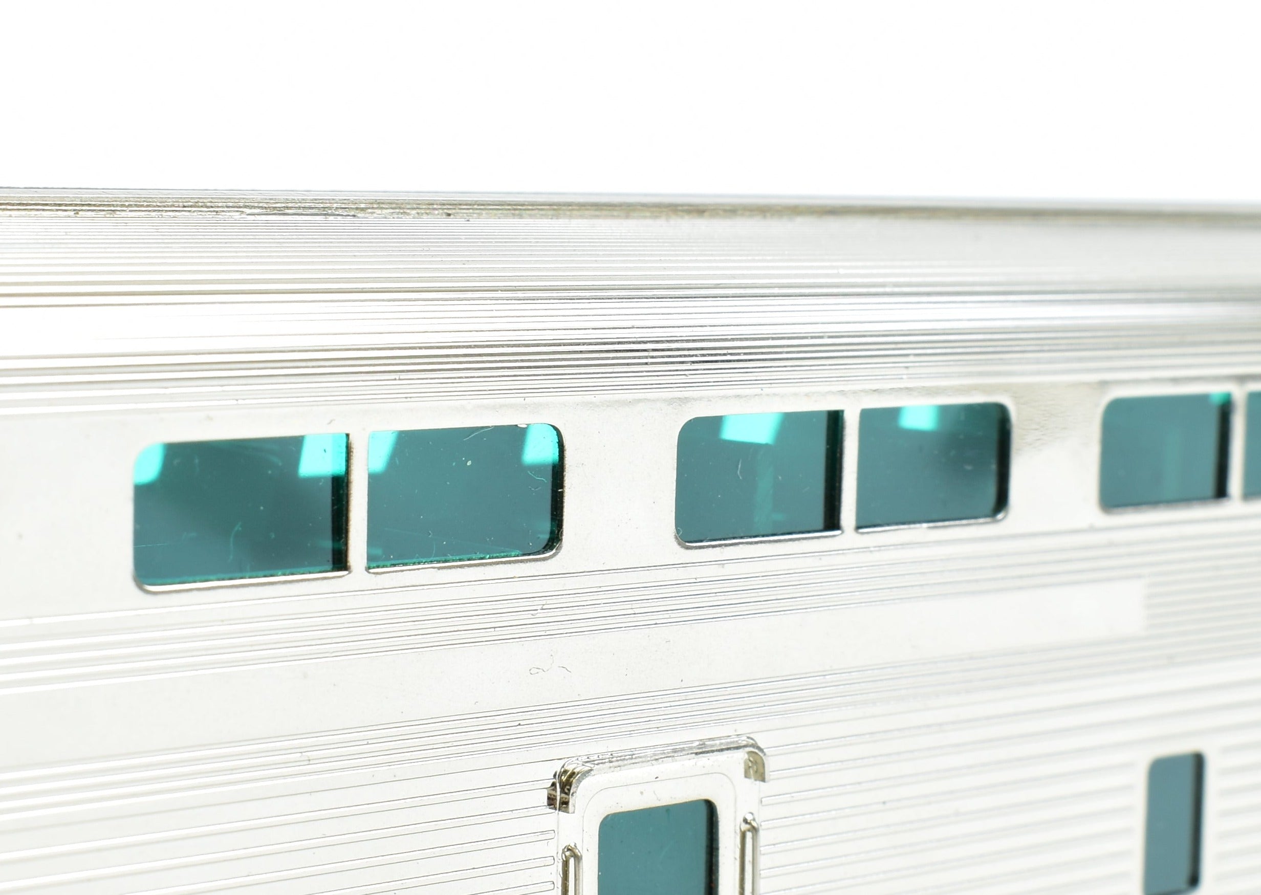 HO Scale Brass Hallmark Models ATSF - Santa Fe High - Level Transition Chair Car of the Super Crown Special Revised Version