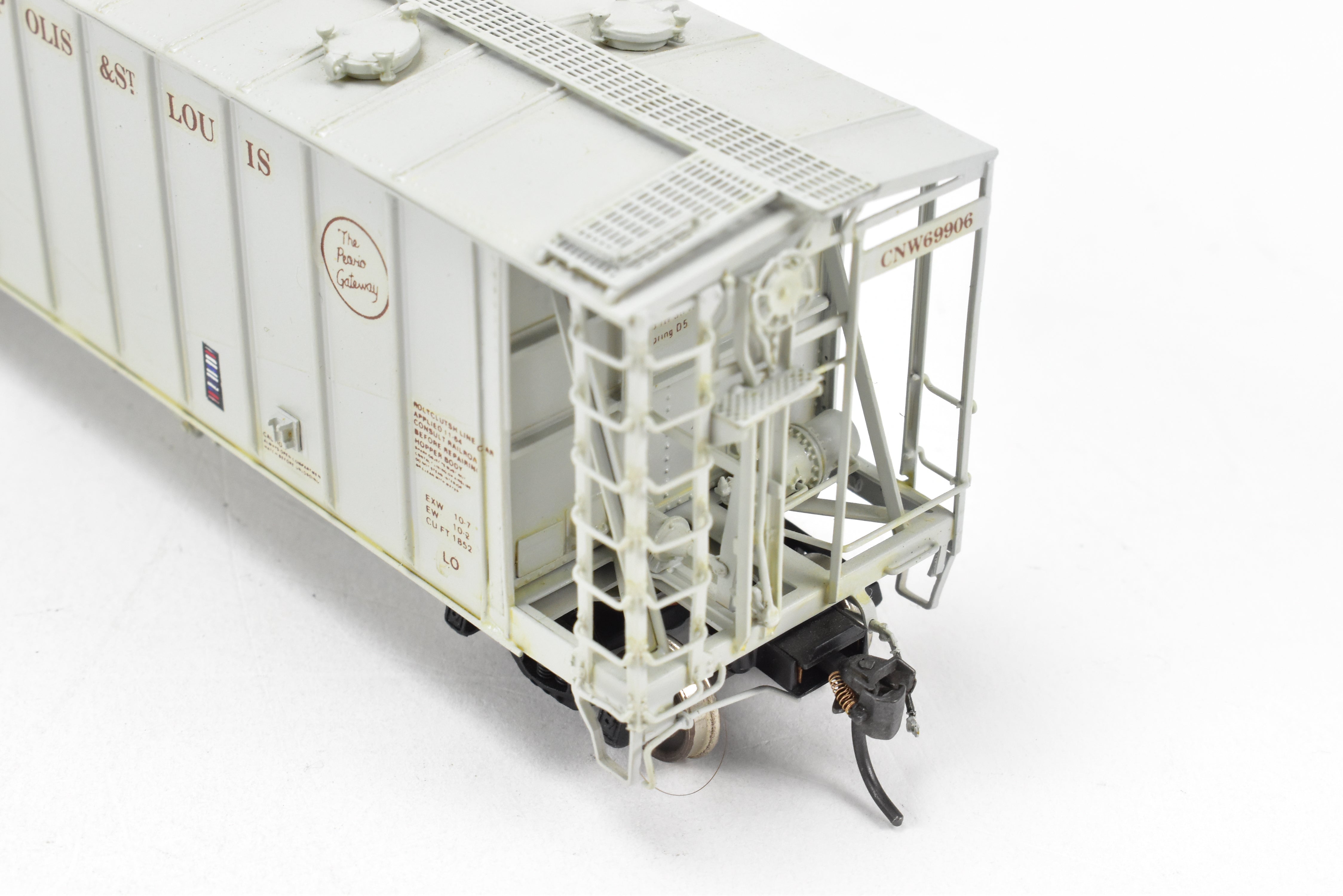 HO Brass OMI Airslide Covered Hopper - M&StL with C&NW Patch CP 69906