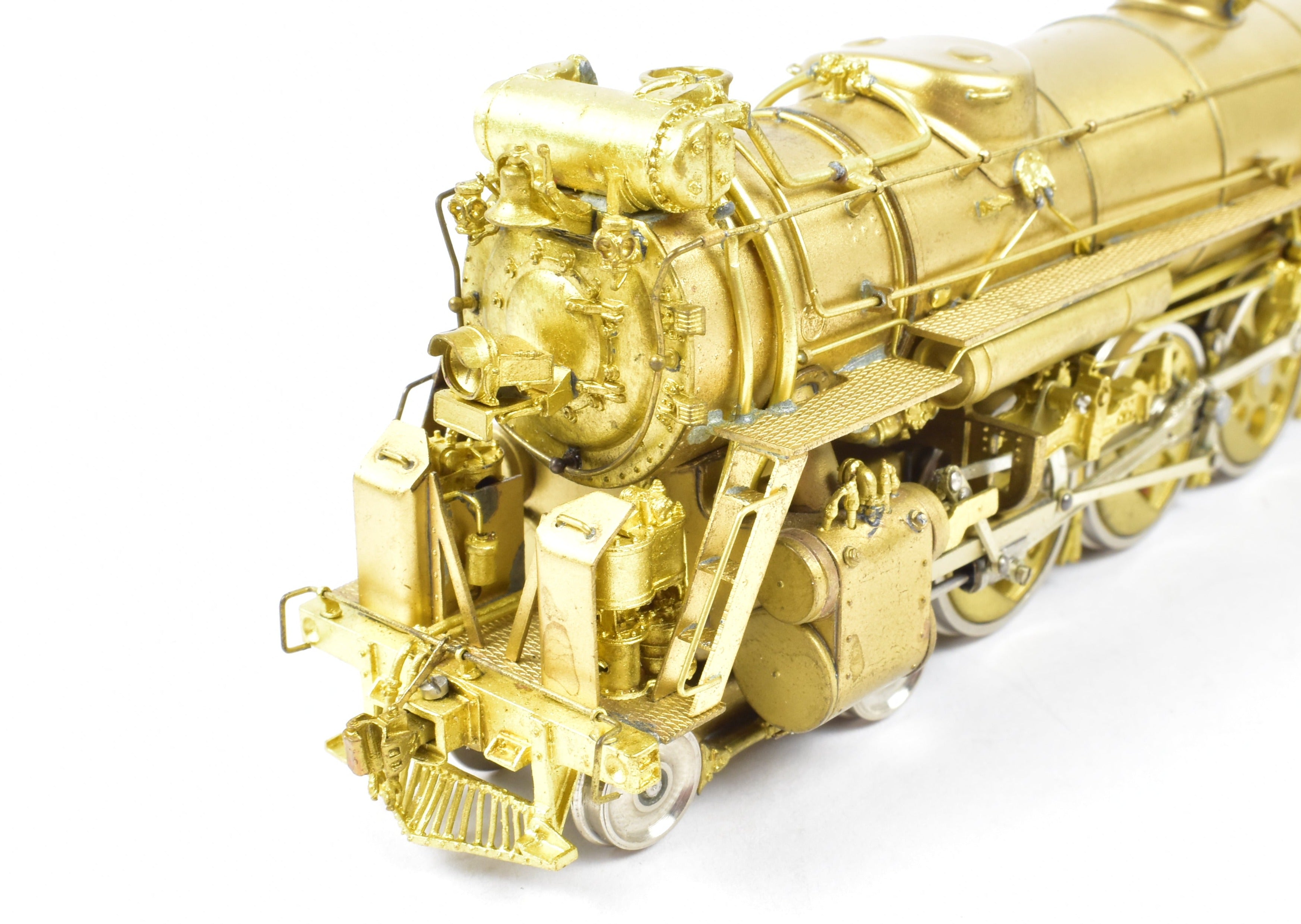 High - Quality HO Scale Brass Key Imports Model of Erie Railroad K - 5a 4 - 6 - 2 Pacific Locomotive from the 1950 Era