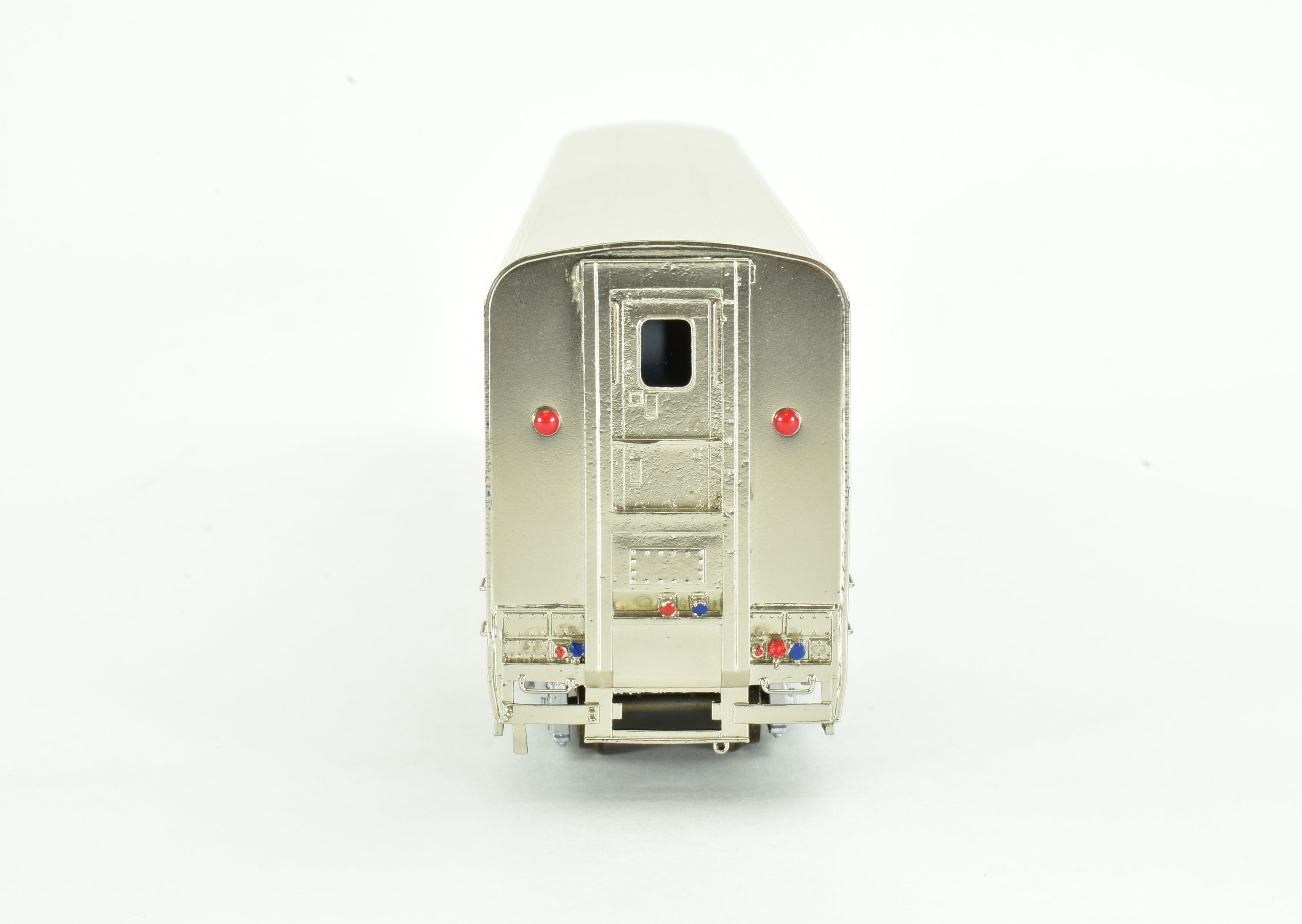 HO Scale Brass Model Train CON OMI - Overland Models, Inc. Amtrak Superliner II Dining Car Factory Painted with Road Number 38039