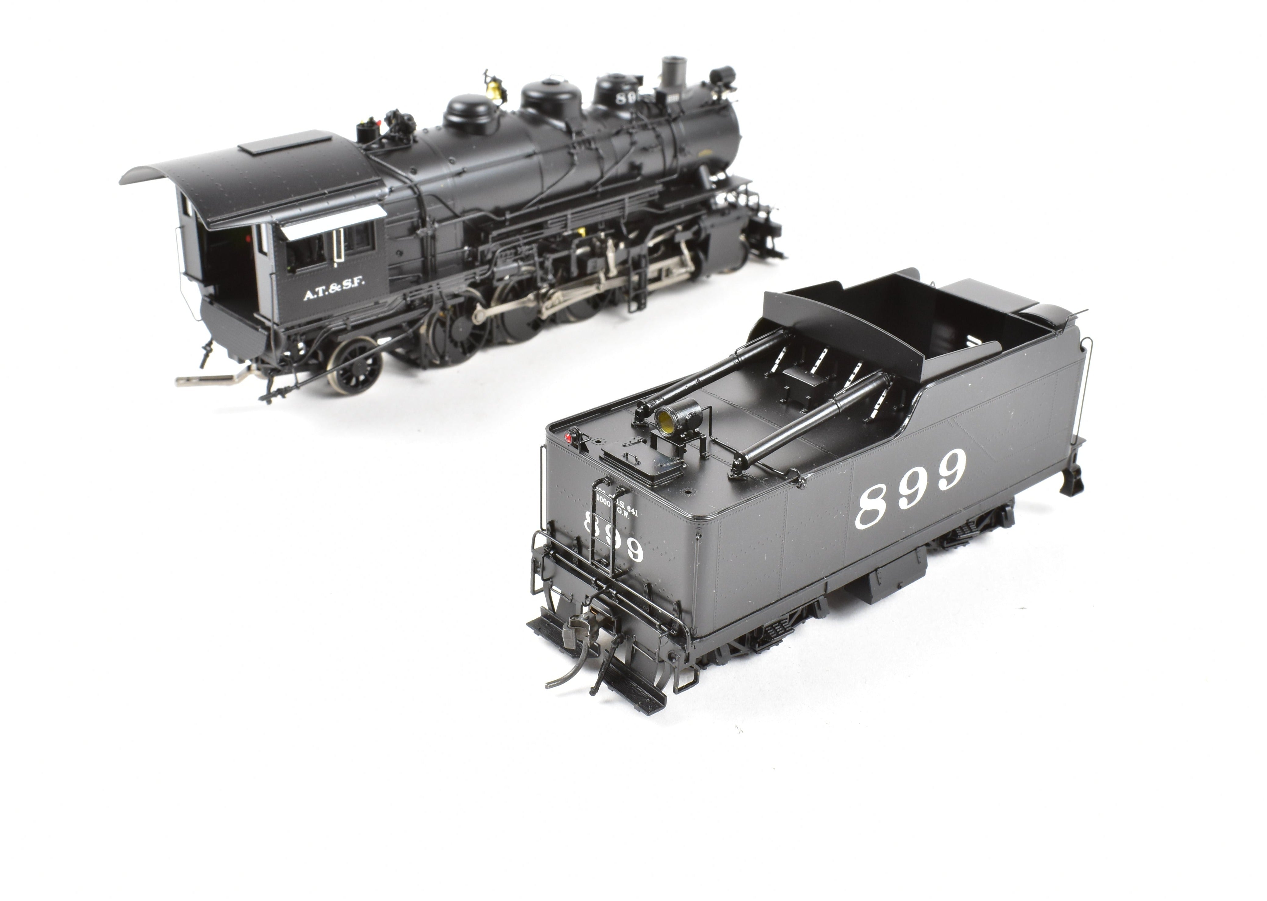 HO Scale Brass Division Point AT&SF 2-8-2 FP #899 with 8500 Gal Coal Tender