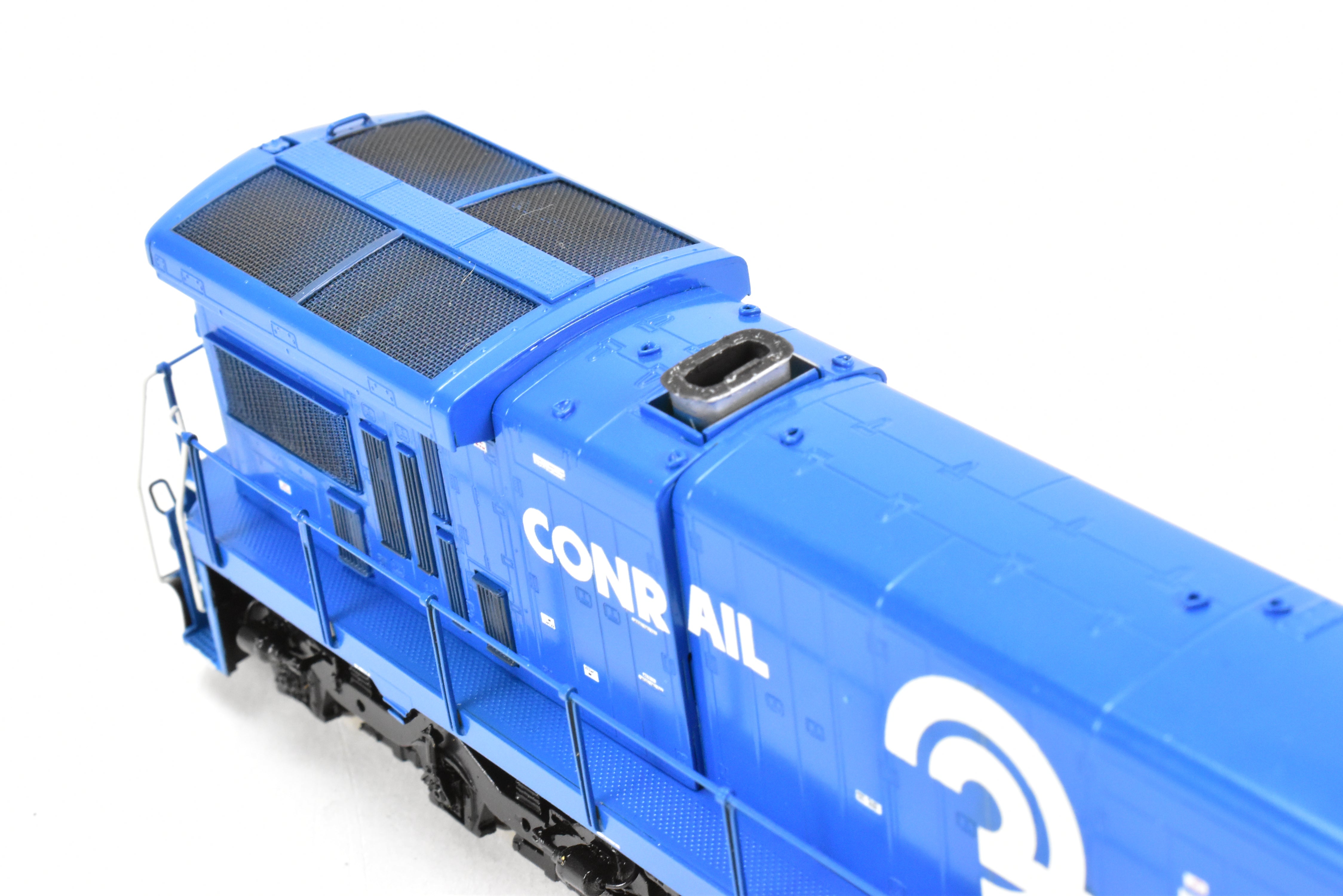HO Scale Brass Model Train - Overland Models Inc. Conrail GE C36 - 7 Locomotive with Anti - Climber Front Porch, Professionally Painted, Number 6639