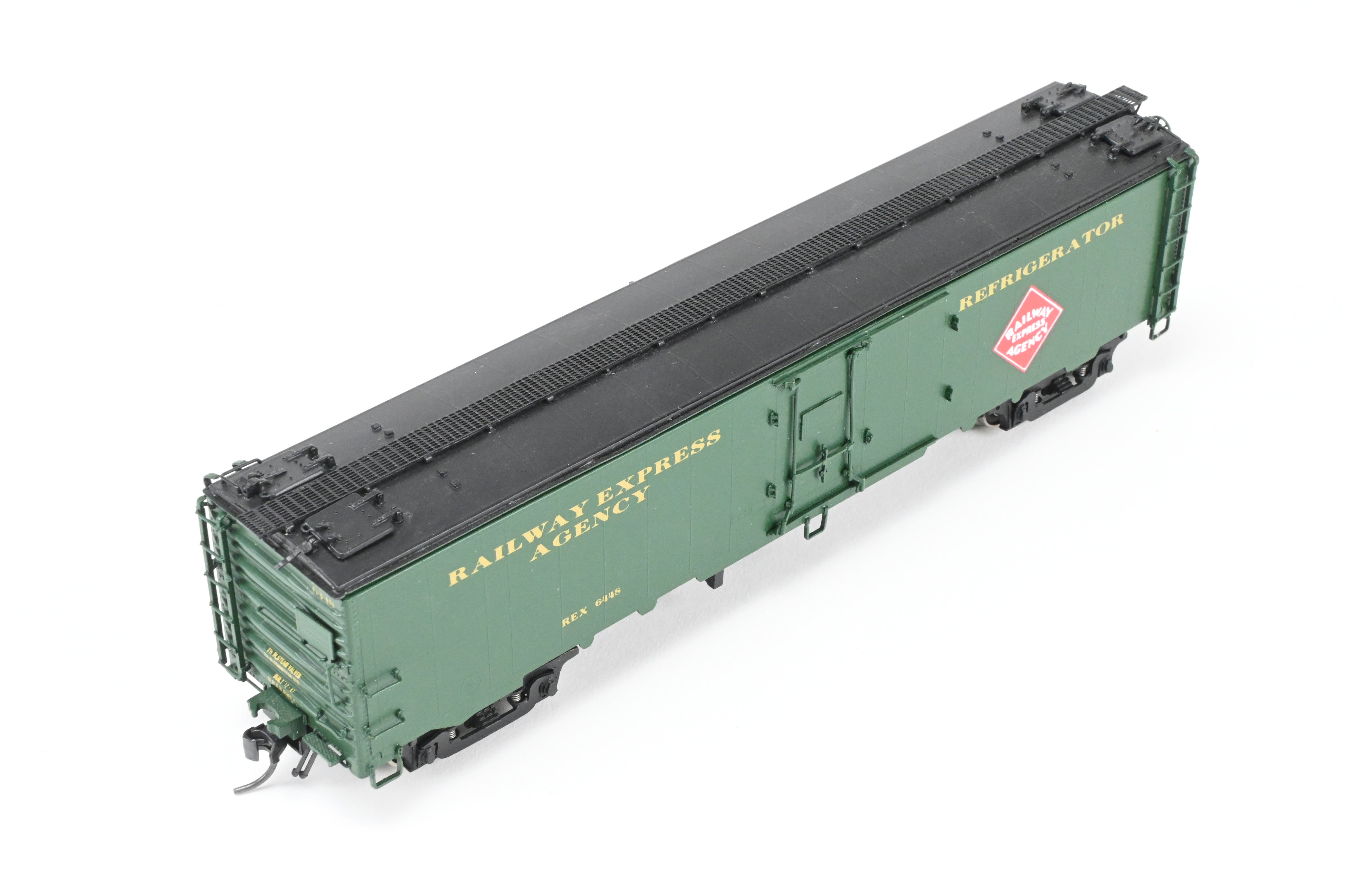 HO Scale Brass CIL - Challenger Imports REA - Railway Express Agency 52-Foot Steel Express Refrigerator Car with Later Scheme Lettering