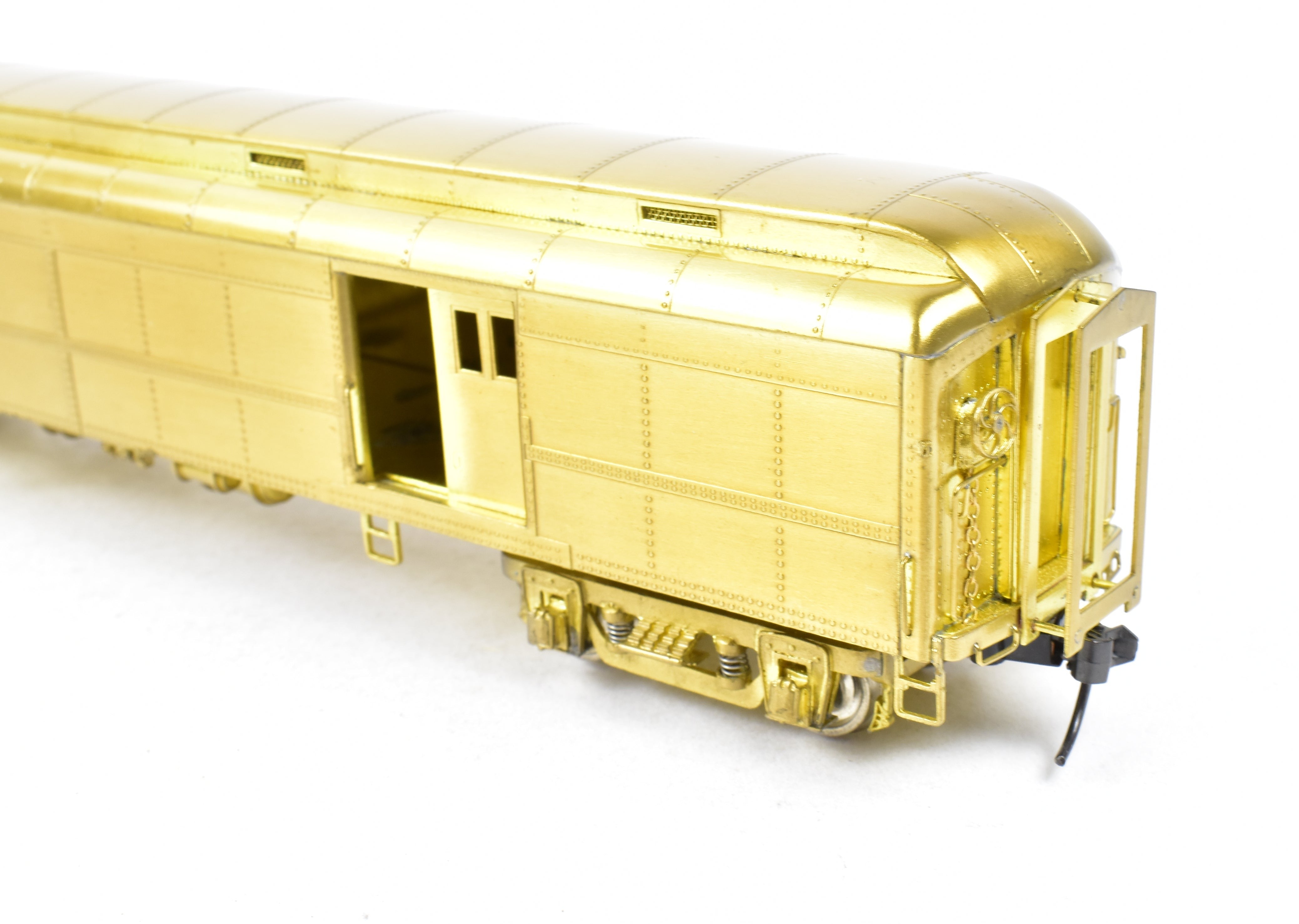 HO Scale Brass Precision 60-Foot Double Door Baggage Car by NYC