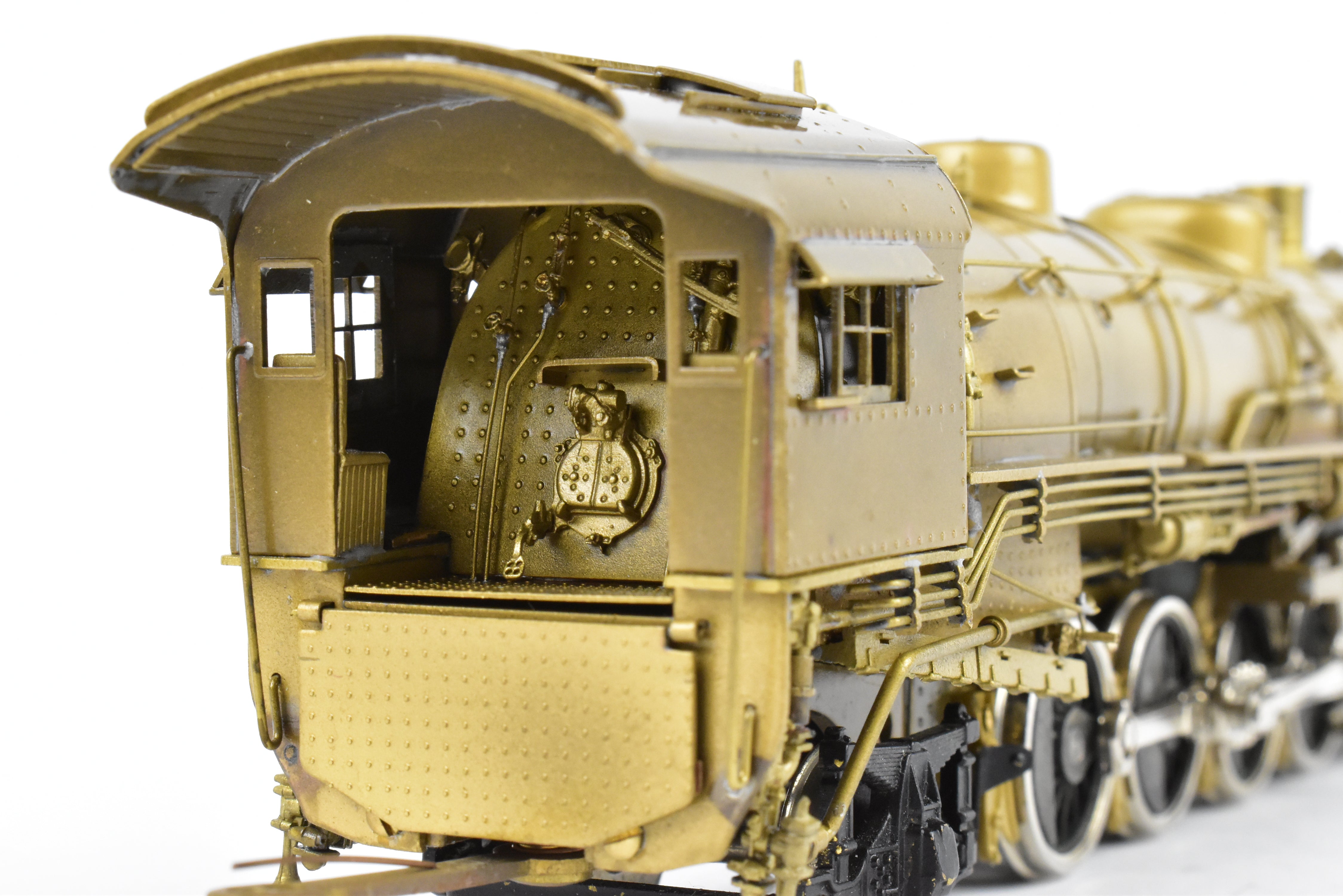 High - Quality HO Scale Brass Pacific Fast Mail (PFM) Model of United States Railway Administration (USRA) 2 - 8 - 2 Light Class Mikado Locomotive from 1977 Run, Sold As - Is