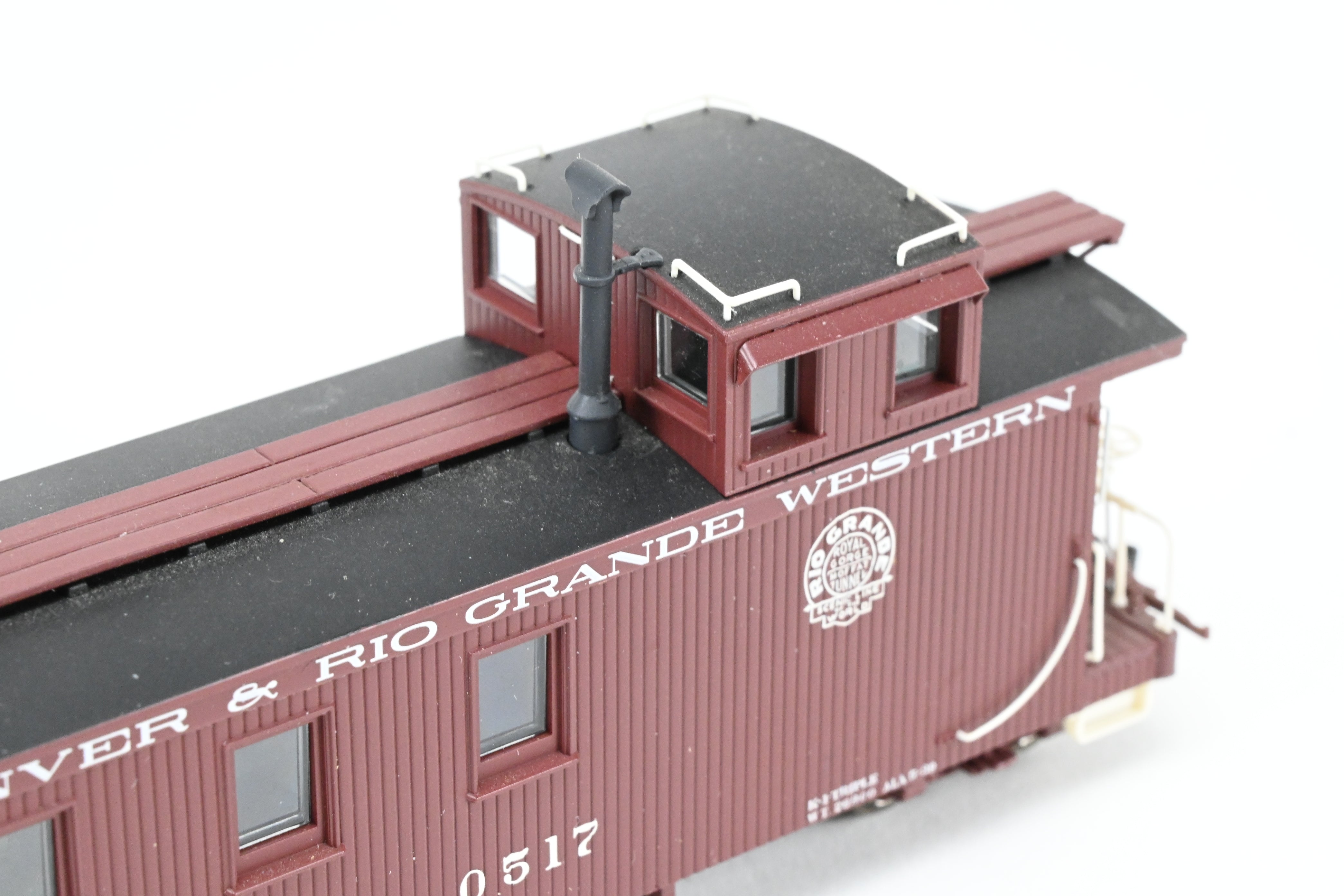 HOn3 Blackstone Models D&RGW - Denver & Rio Grande Western Brown Long Caboose with Moffat Tunnel Herald No. 0517