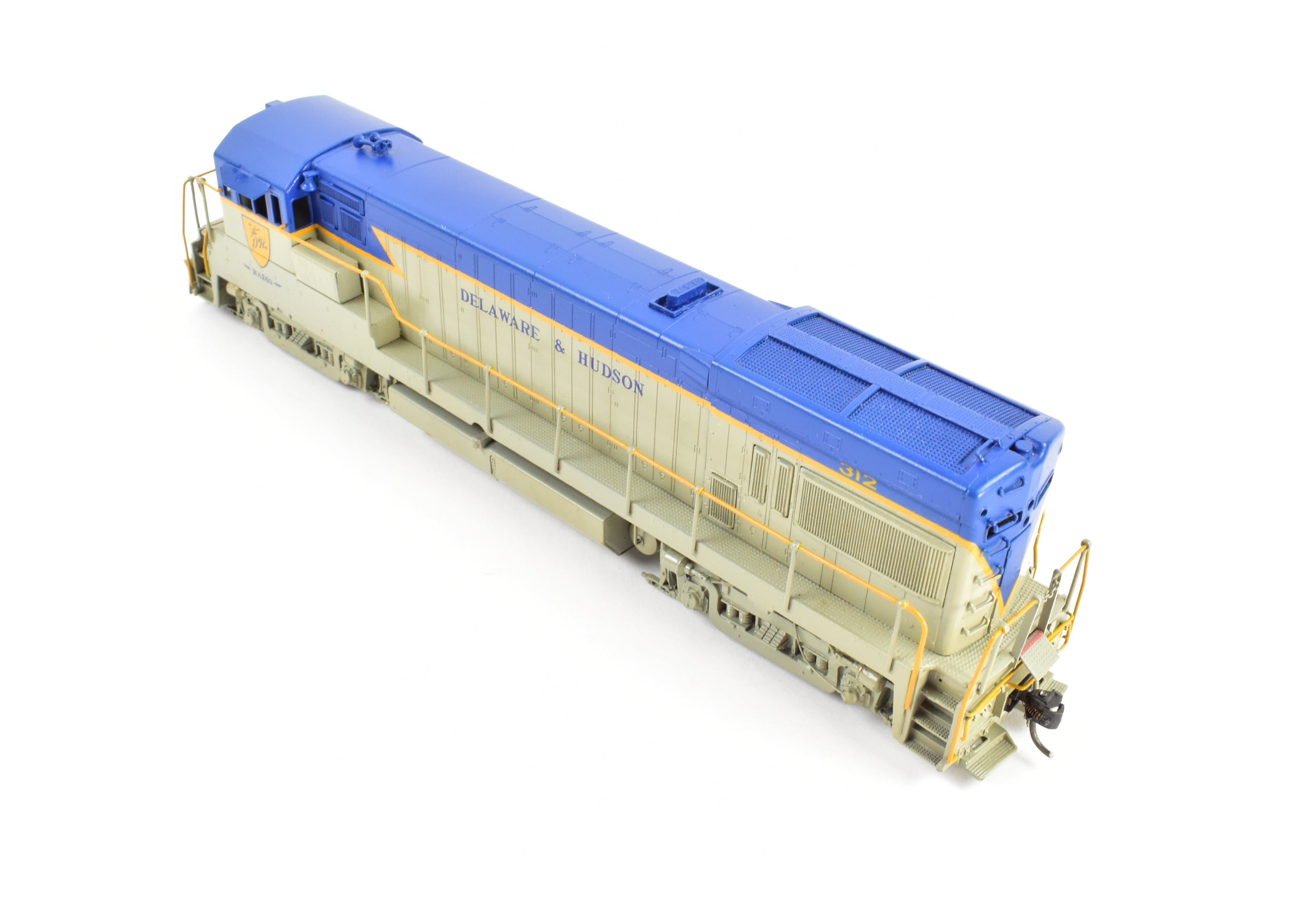 HO Scale Brass Oriental Limited Delaware & Hudson GE U-30B 3000 HP Low Hood Road Switcher Model Locomotive Custom Painted with Number 312
