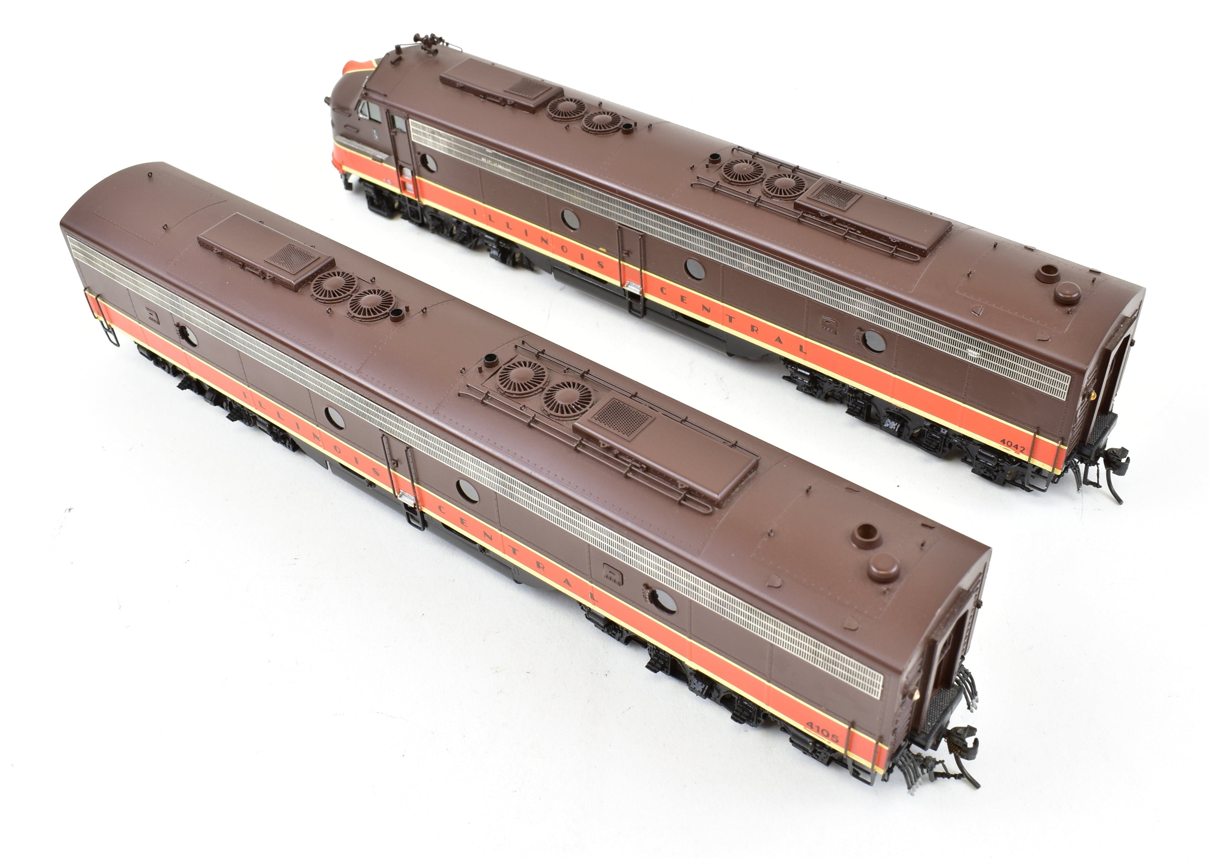 Overland Models IC Illinois Central EMD E9 - A & E8 - B Set, Pro - Painted, ReBoxx