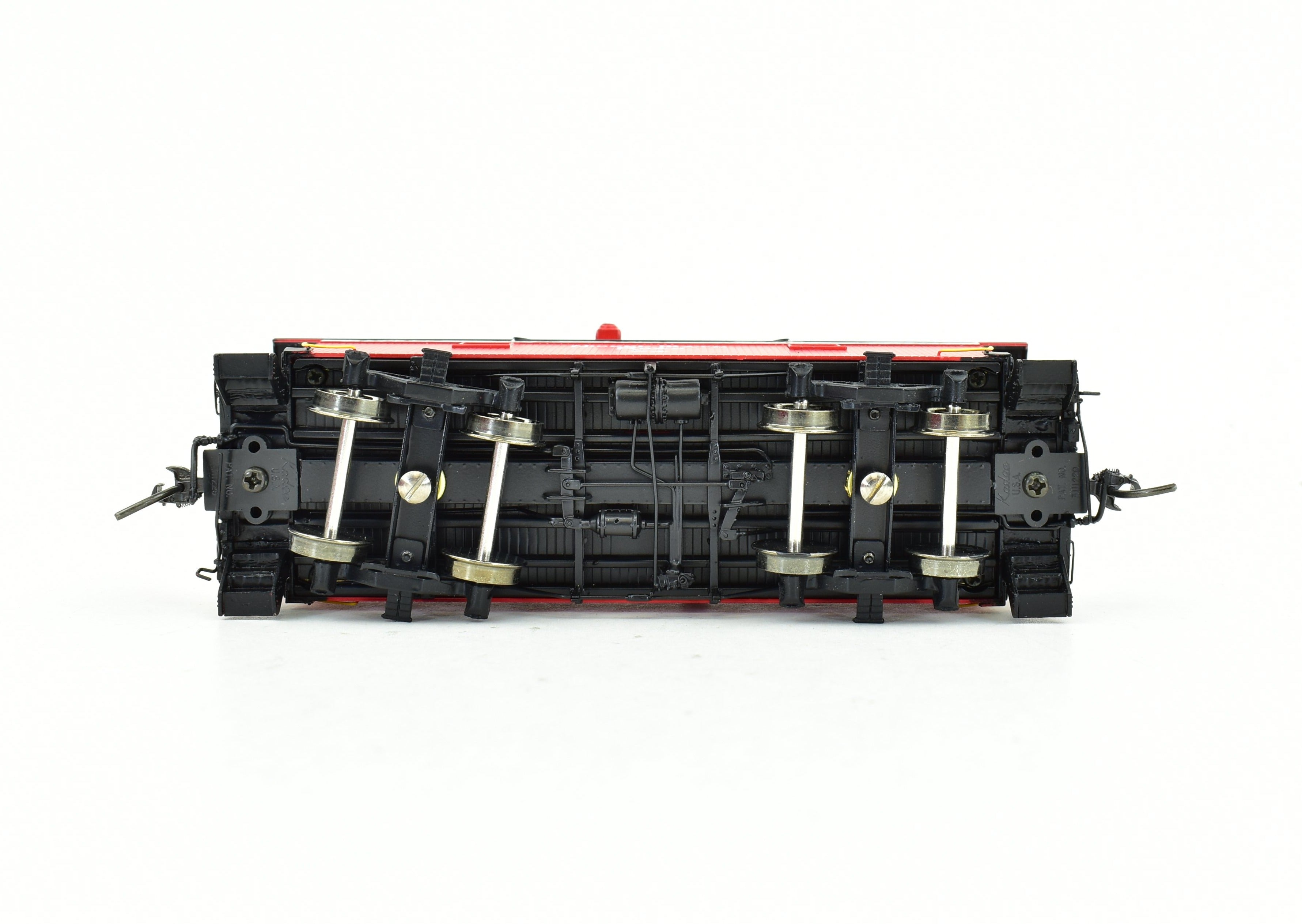 HO Scale Brass Division Point NYC & St.L - Nickel Plate Road LE&W 26-Foot Wood Caboose Factory Painted Limited Edition Model