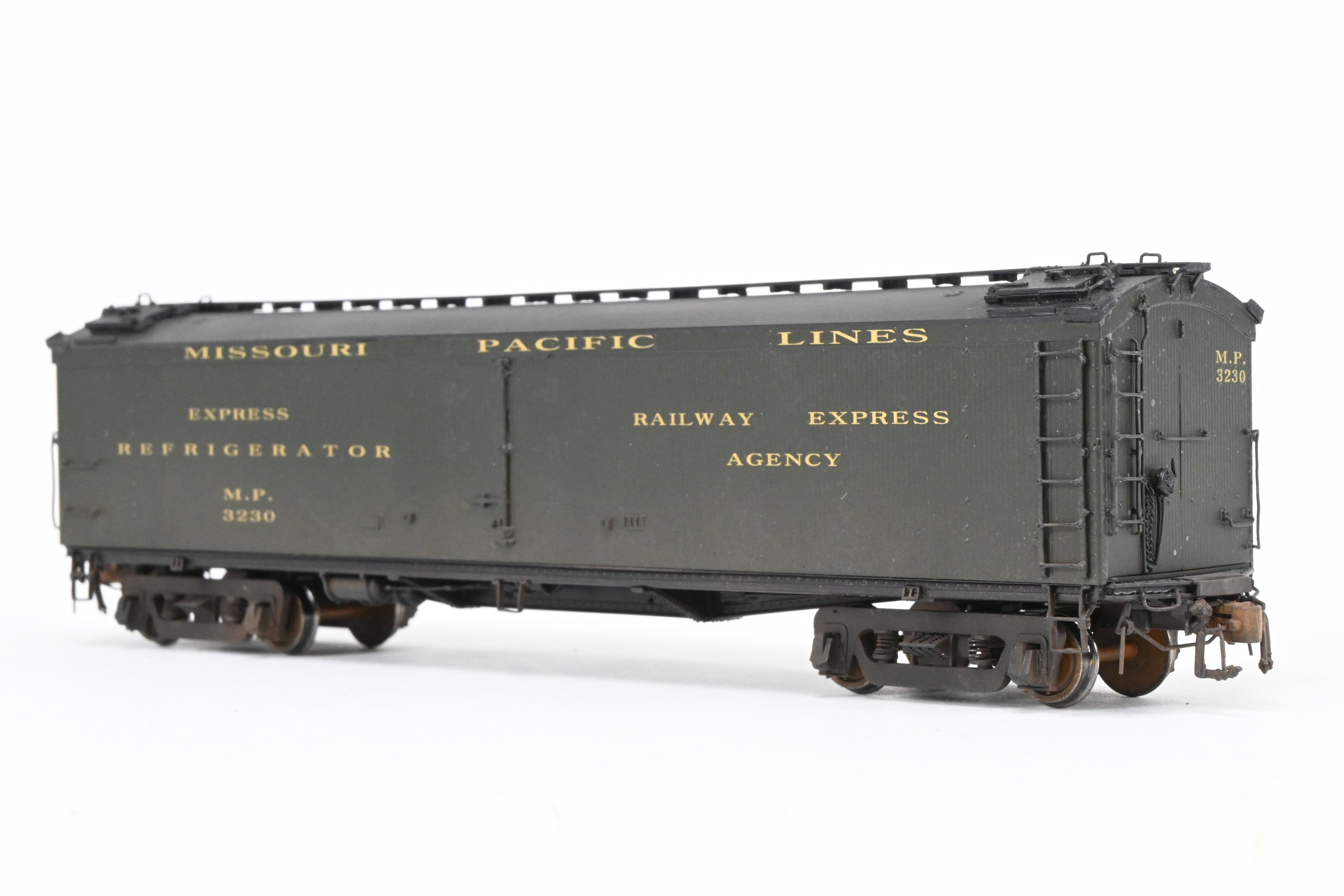 High - Quality HO Scale Brass Precision Scale Co. Missouri Pacific BR Class 53' 6 Reefer Model with Miner Brake System and FP Feature