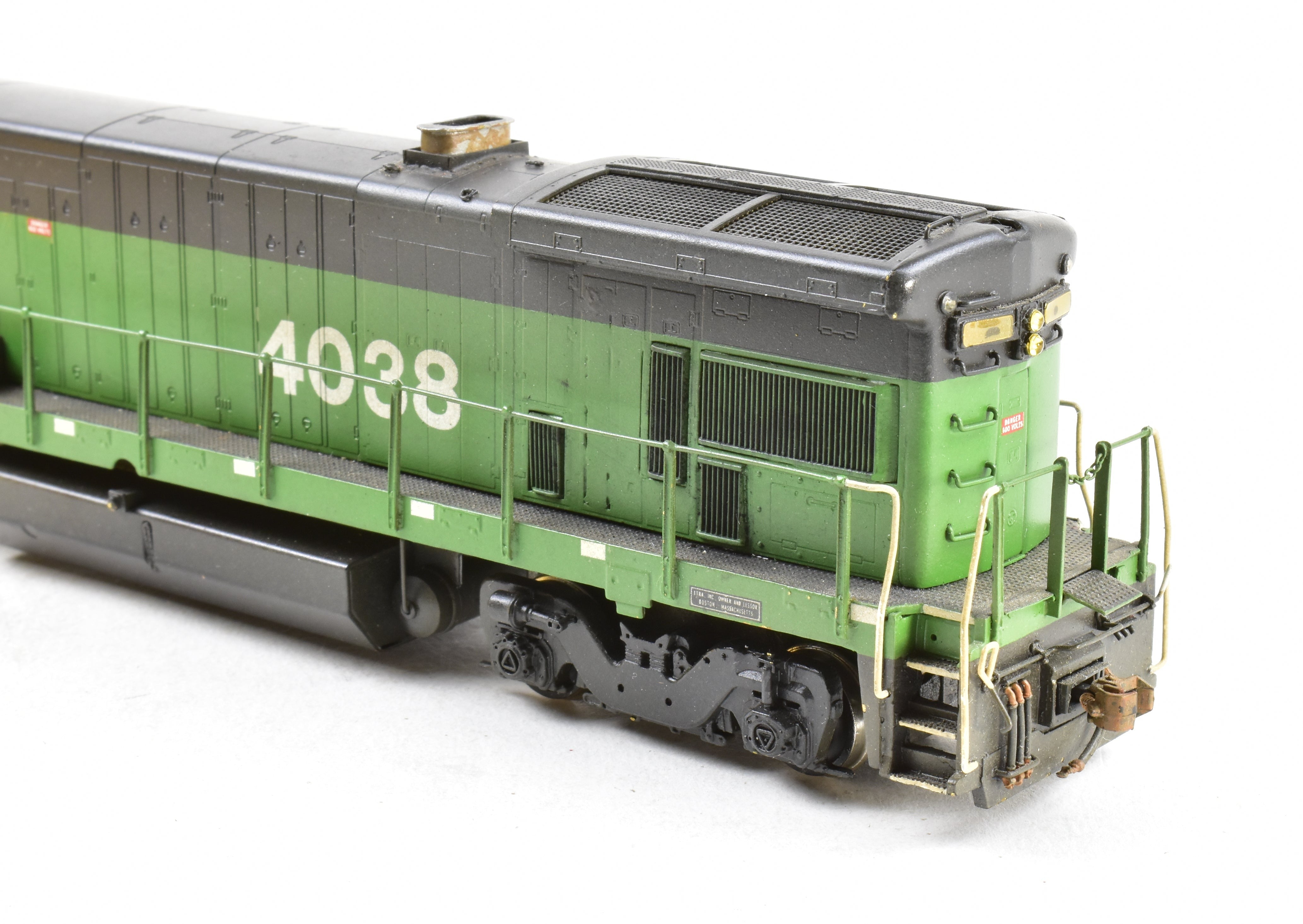 Custom-Built & Painted HO Brass Oriental Limited Burlington Northern B30 - 7A Cab - less Booster