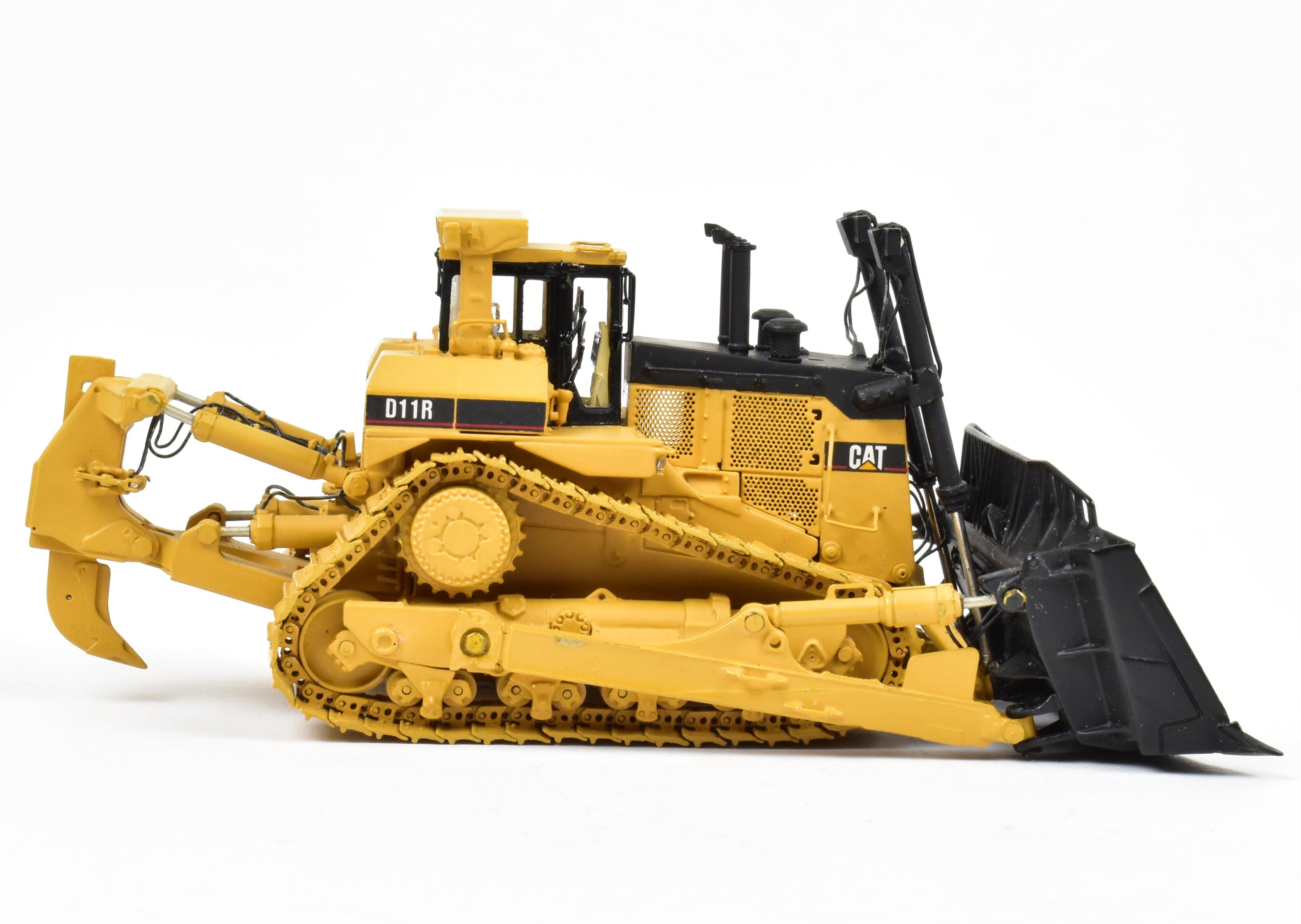 High - Quality HO Scale Brass Construction Model of Caterpillar D11R Track Type Tractor with Factory - Applied Yellow Paint