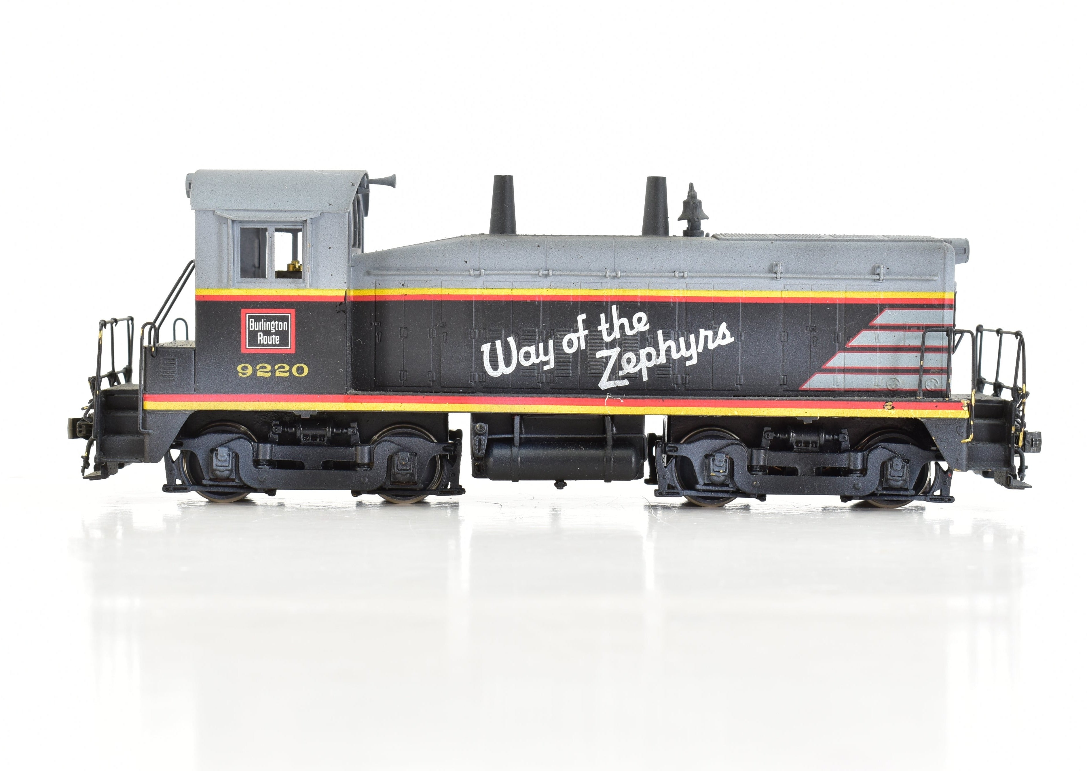 Custom-Painted HO Brass Oriental Limited CB&Q Burlington Route EMD NW-2 1000HP PH II Switcher