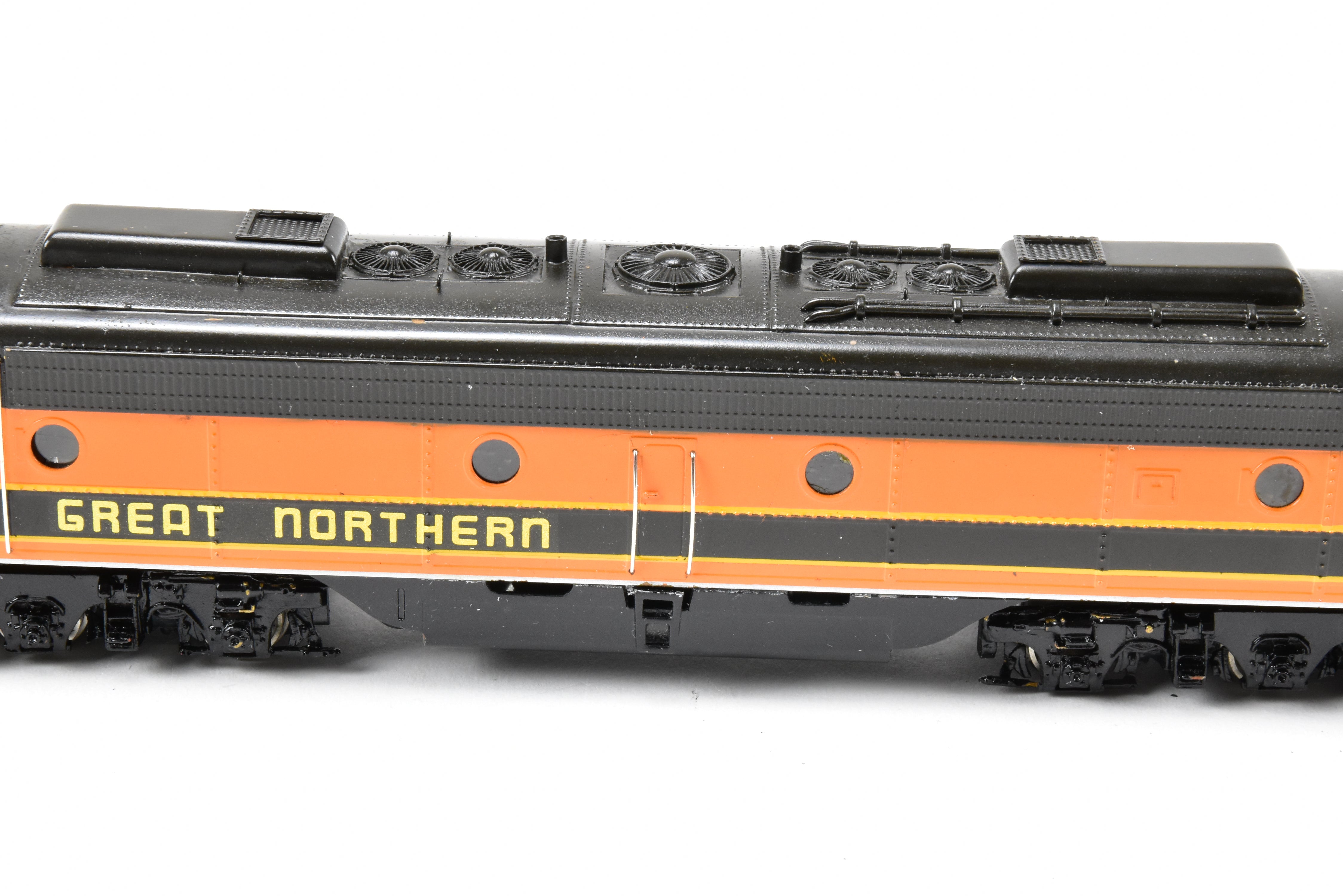 HO Scale Brass Balboa Great Northern EMD E - 8 A/B Set Passenger Diesel Locomotives for the Empire Builder Route