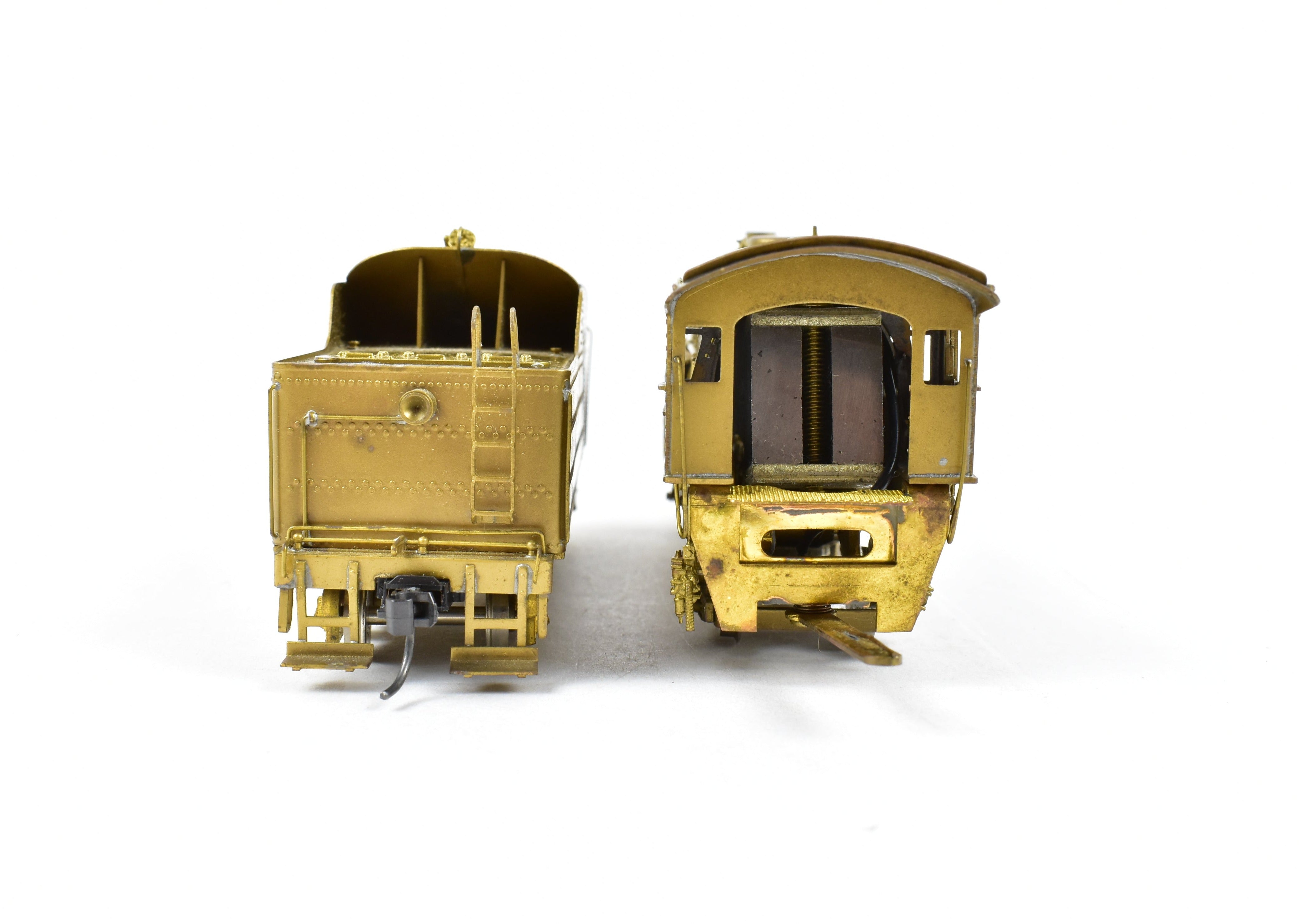 HO Scale Brass Pacific Fast Mail Model - United States Railway Administration Various Roads 4 - 6 - 2 Light Pacific Locomotive from Atlas Industries in Japan