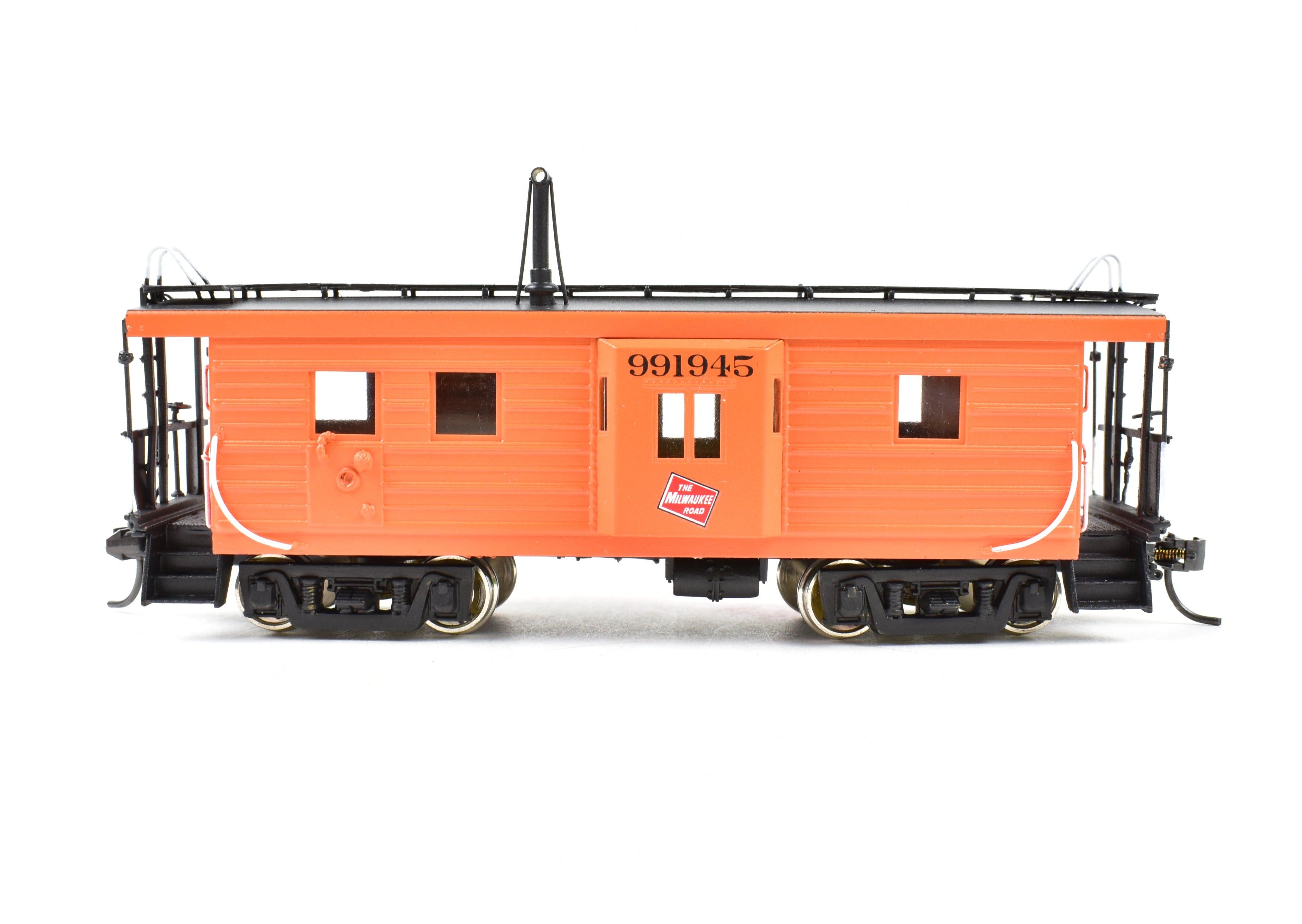 HO Brass OMI MILW Milwaukee Road Bay Window Caboose with Small Ribs, Pro-Painted
