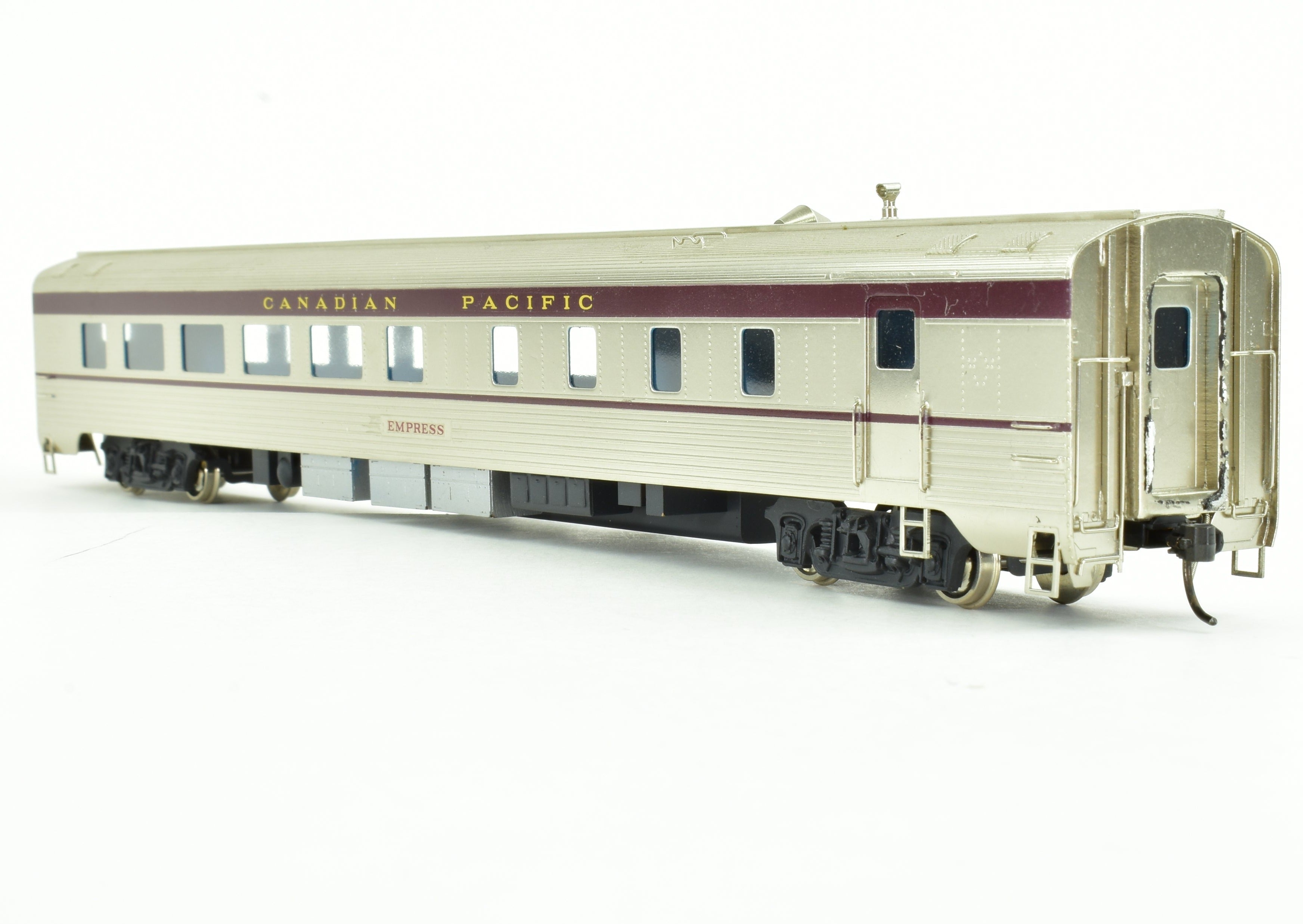 High - Quality HO Scale Brass S. Soho & Co. Canadian Pacific Railroad Empress Lightweight Dining Car with Custom Finishing