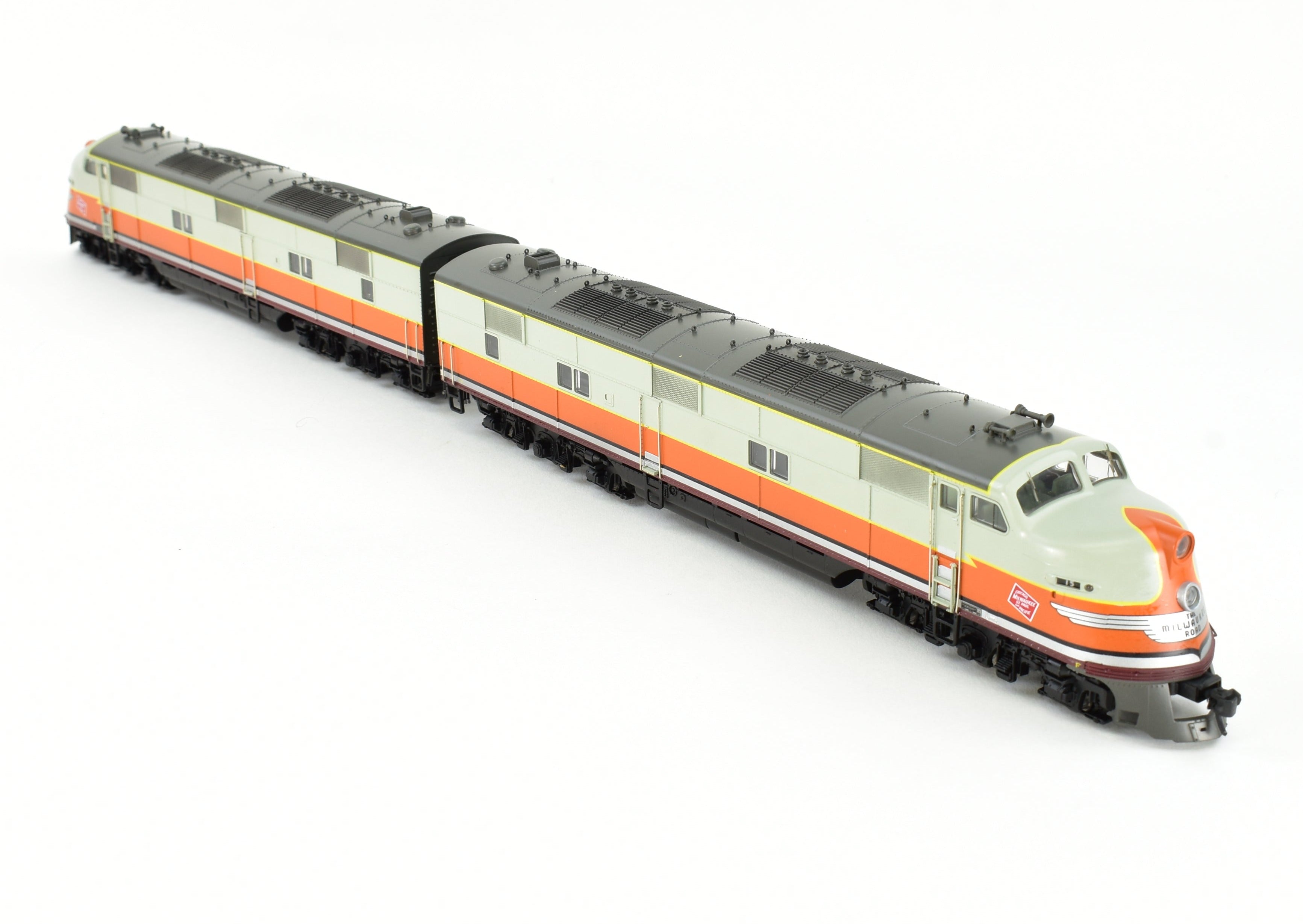 Broadway Limited Imports MILW Milwaukee Road E6A/A Set with QSI DCC, Sound & Spare Parts