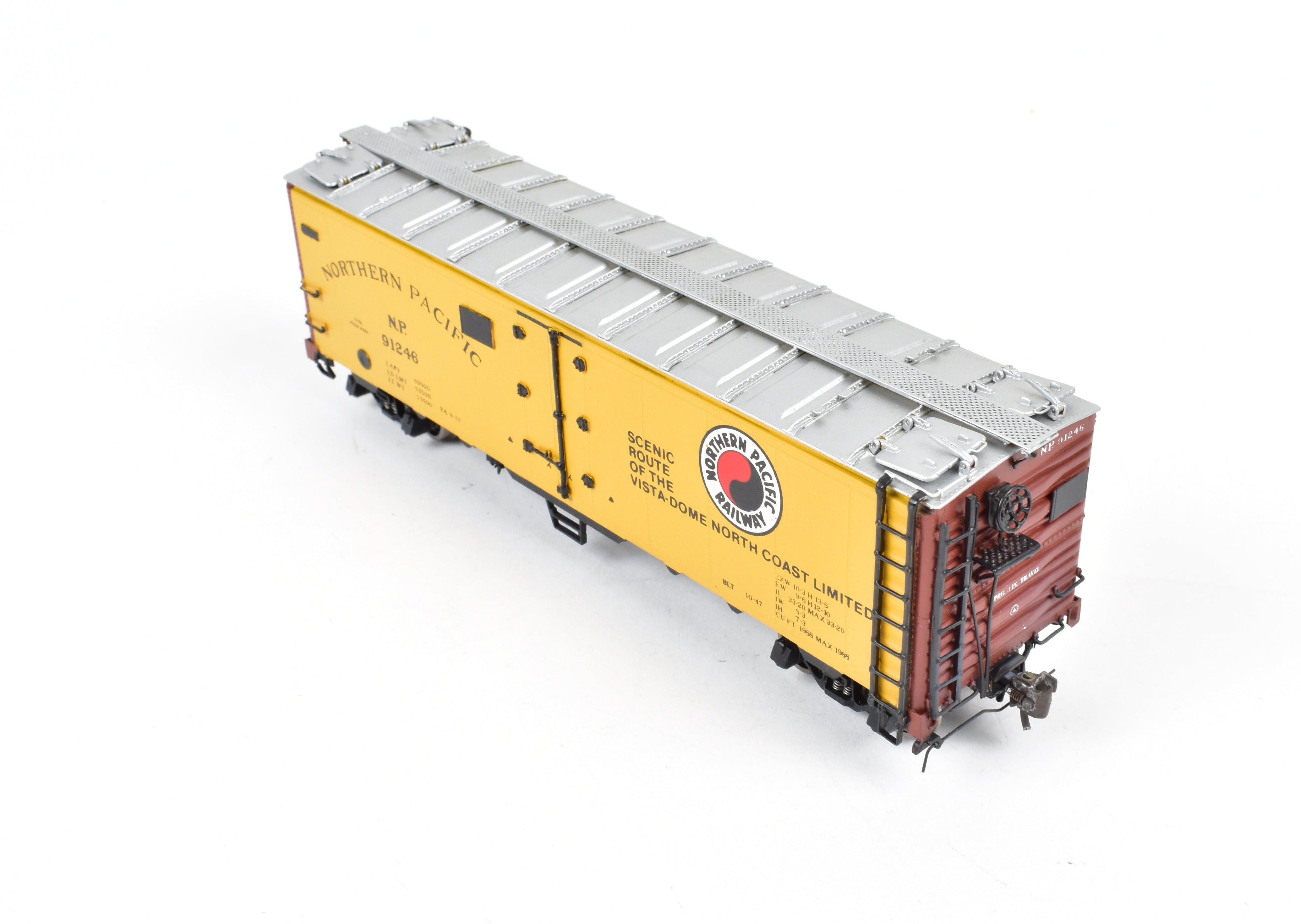 HO Scale Brass CIL - Challenger Imports North Pacific Steel Ice Refrigerator Freight/Passenger Car with Light Weathering and 'Scenic Route of The Vista - Dome North Coast Limited' Design