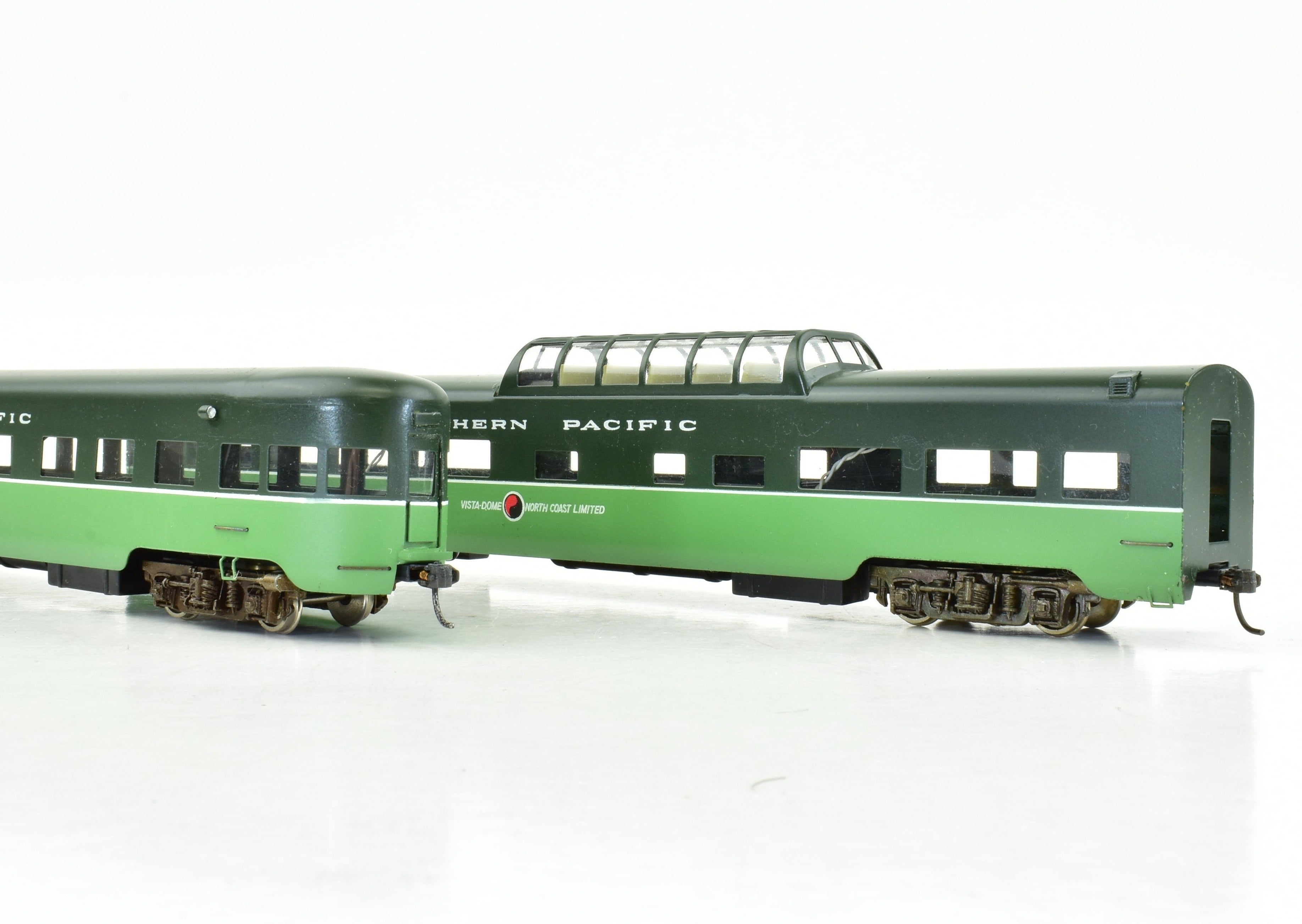 HO Scale Brass Balboa Northern Pacific 5-Car Factory-Painted Passenger Set
