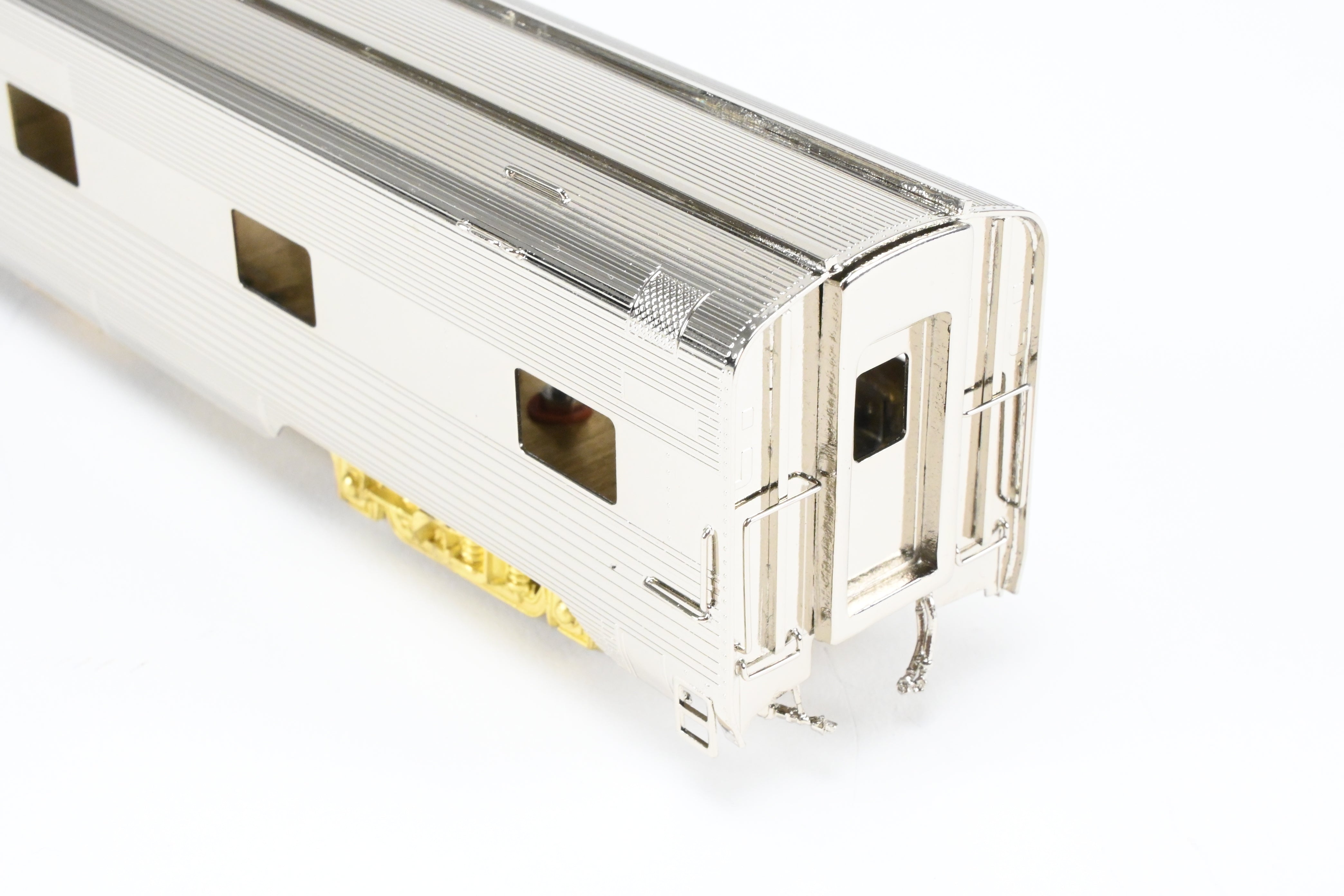 HO Scale Brass AT&SF Santa Fe Budd Pine 10RMT-6DBR Skirted Sleeper Model