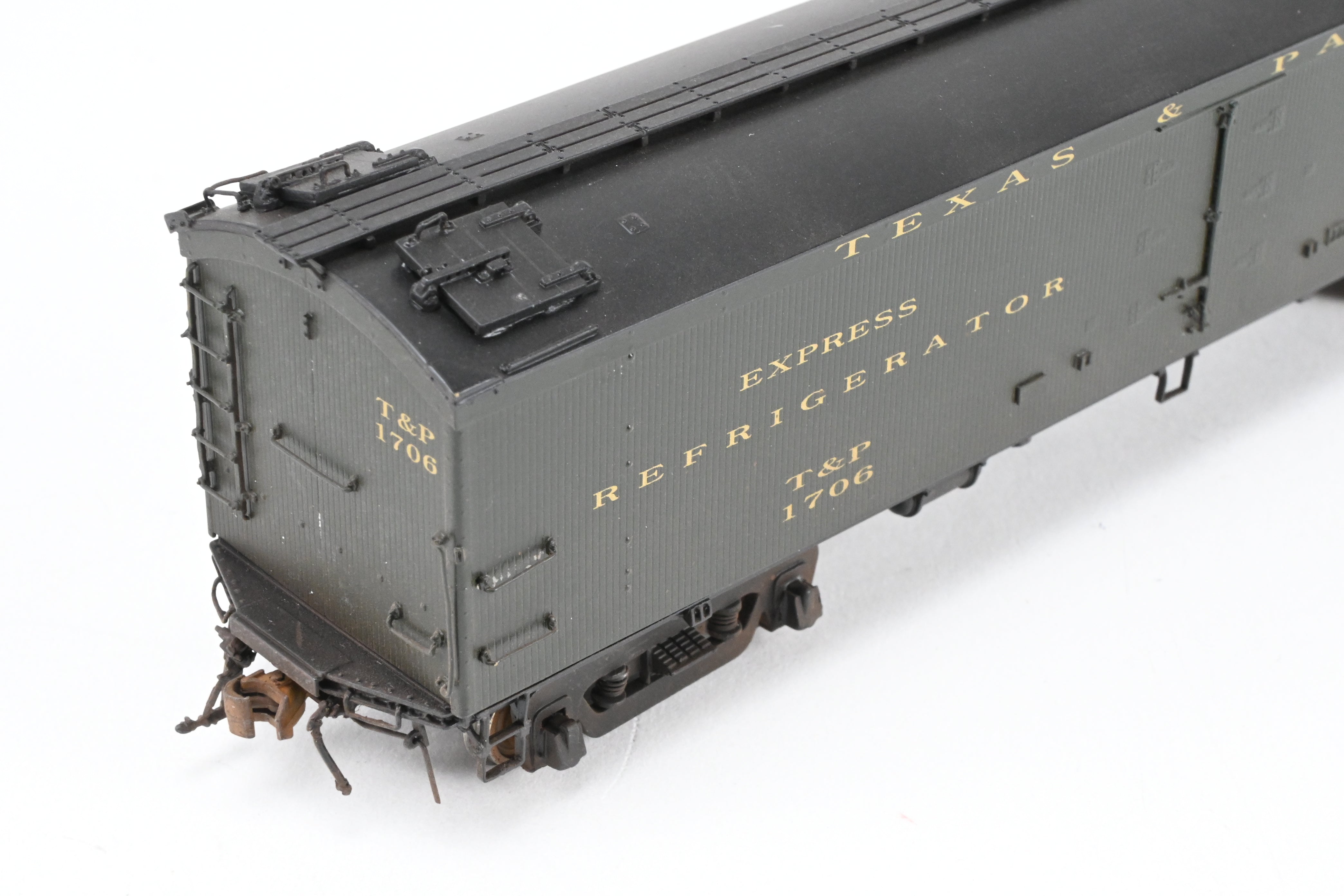 HO Scale Brass Precision Scale Co. Texas & Pacific 53' 6 Reefer with Miner Brake System