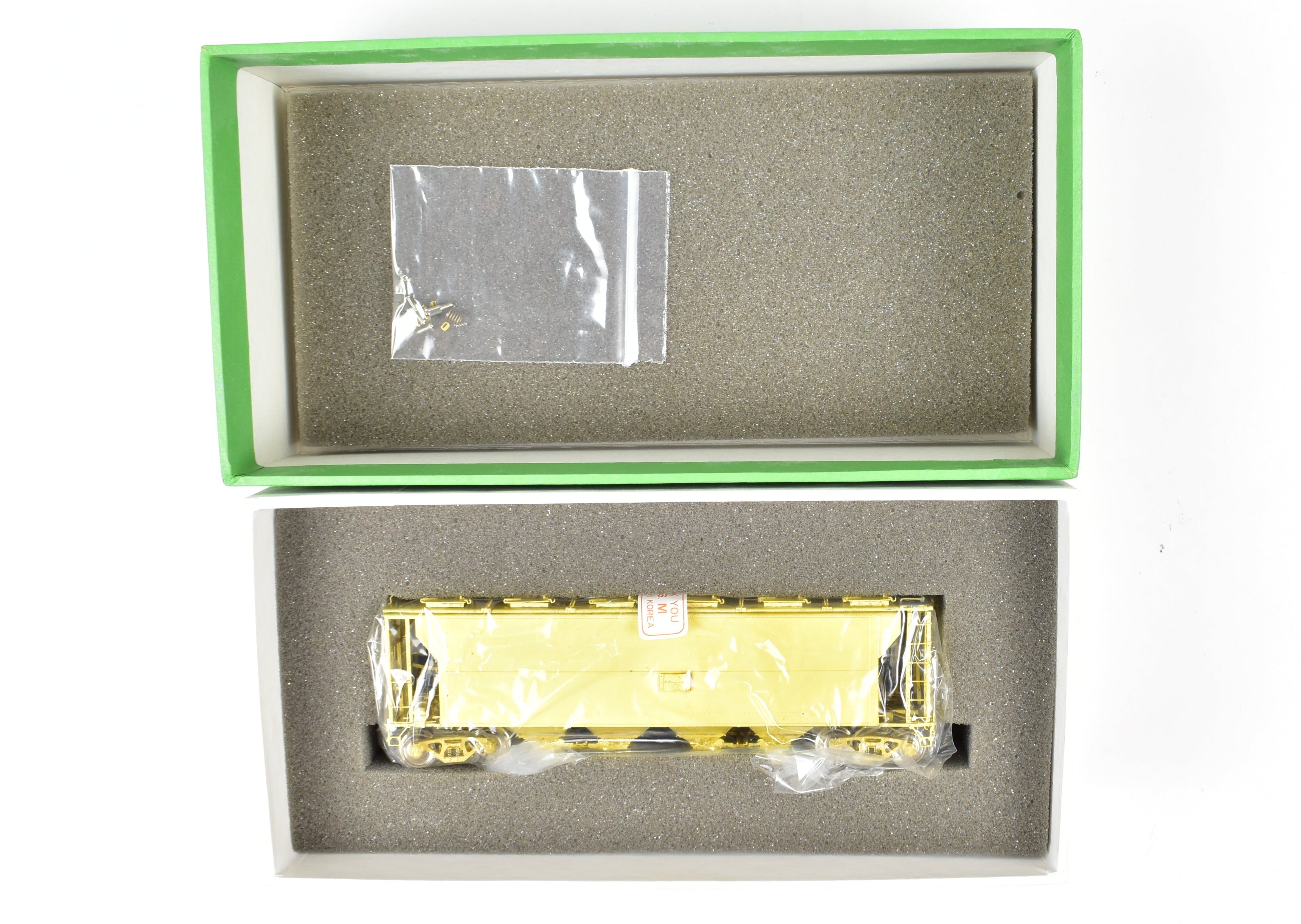 OMI HO Brass CNR Canadian National Railway 12-Hatch Slab Side Covered Hopper