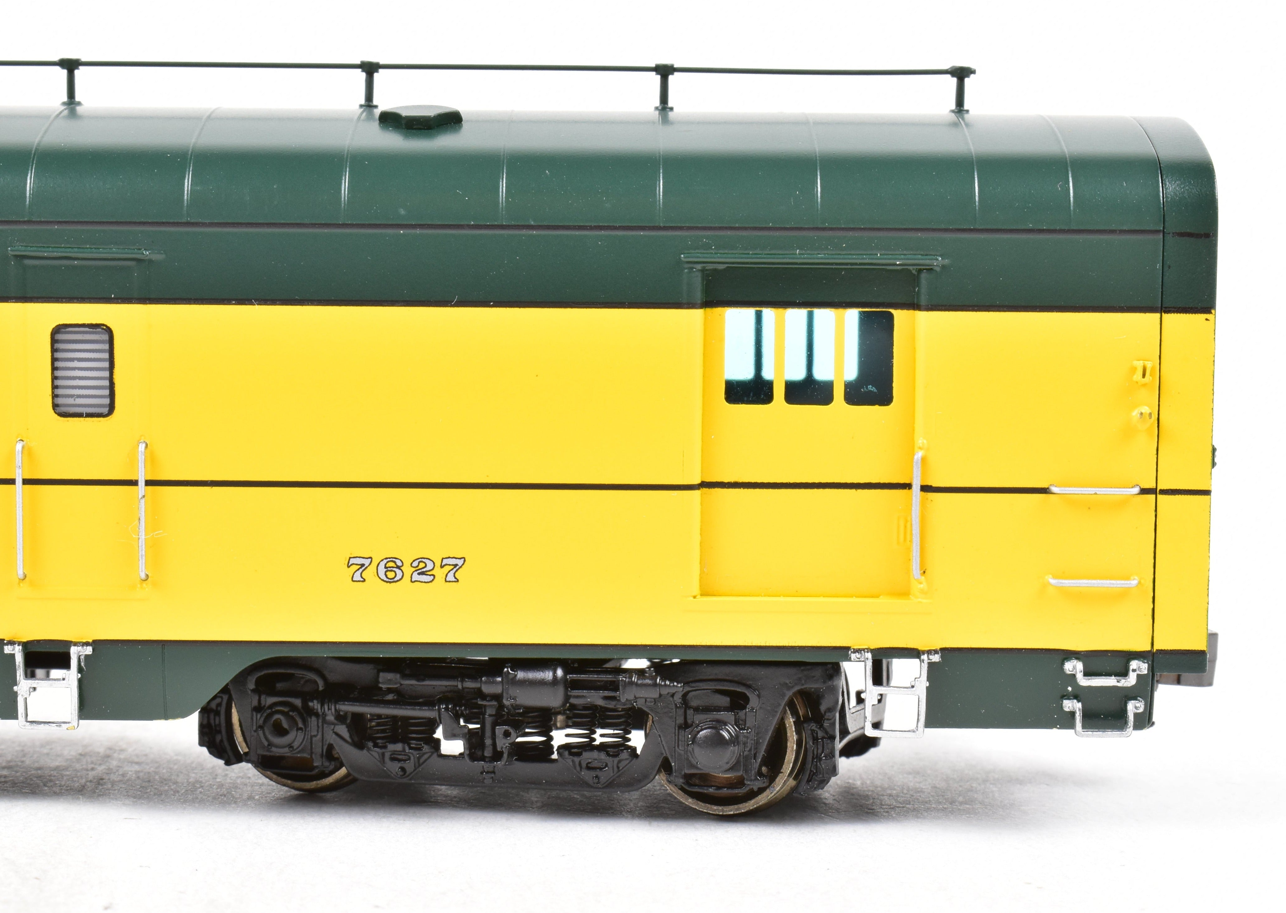 HO Scale Brass Railway Classics Model - Chicago and North Western 400 Baggage Cafe Lounge Car FP, Featuring Road Number 7627