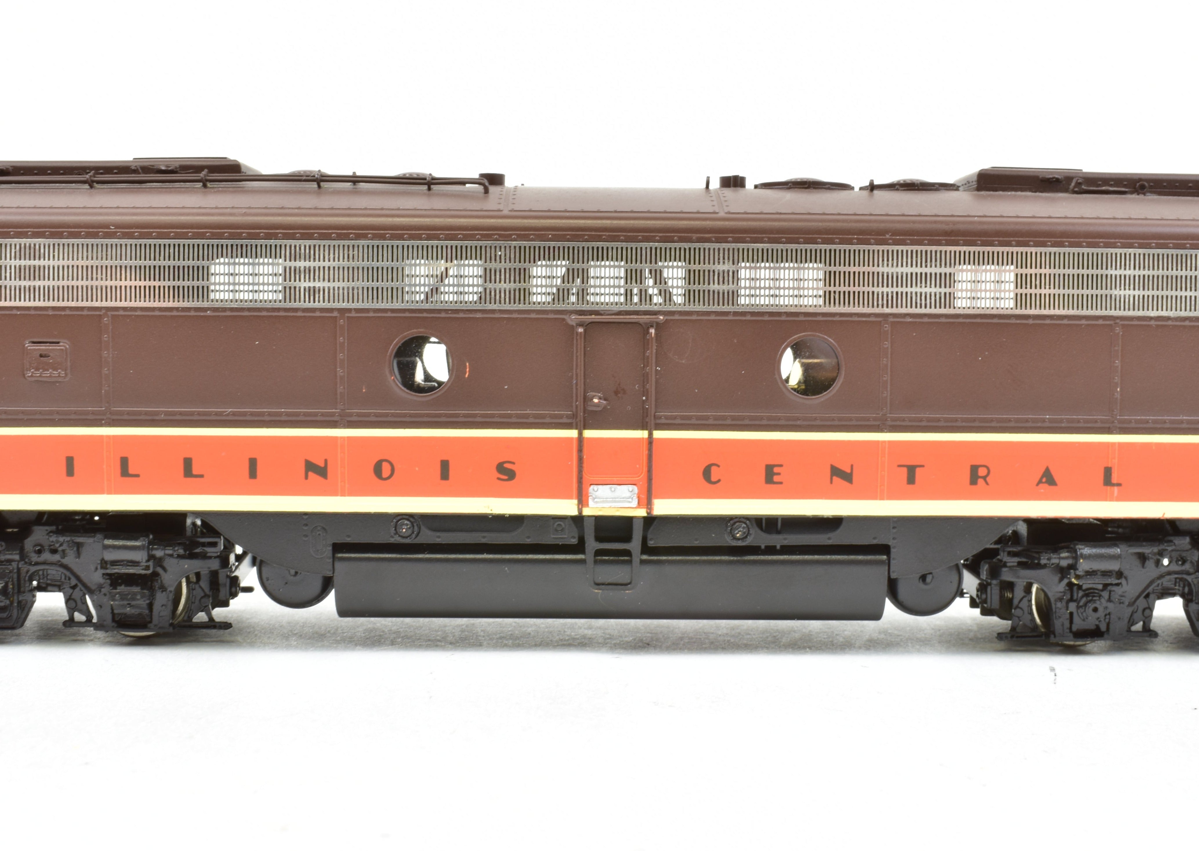 Overland Models IC Illinois Central EMD E9 - A & E8 - B Set, Pro - Painted, ReBoxx