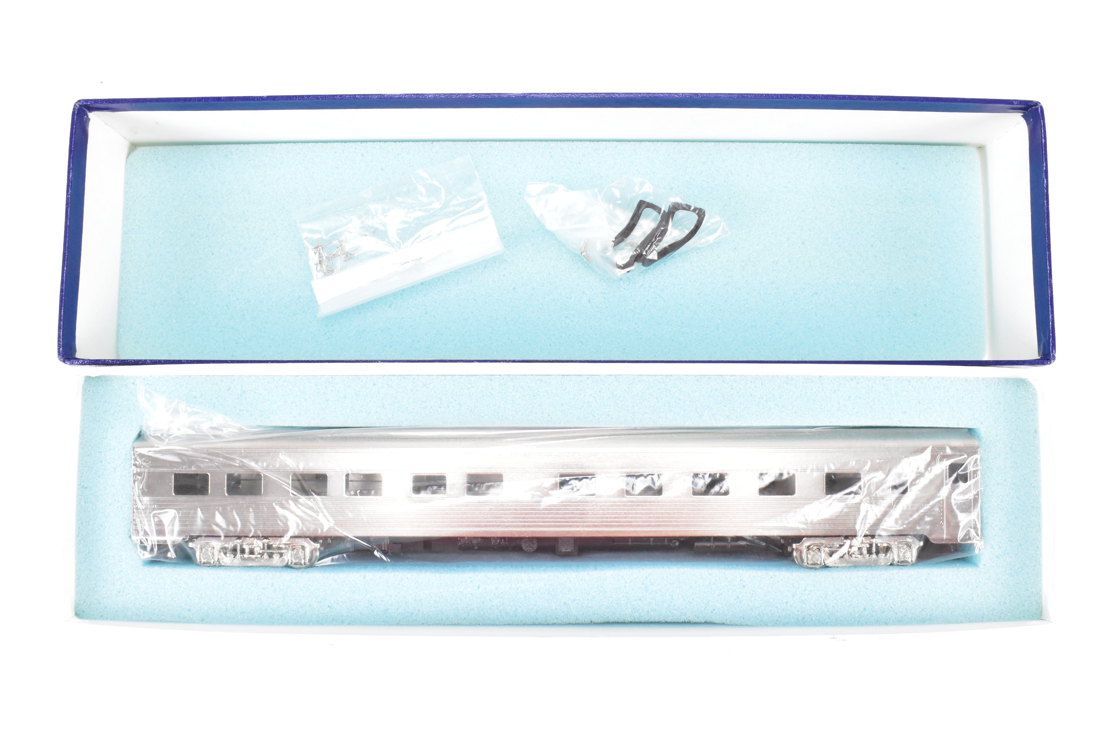 HO Scale Brass Train Model - Amtrak Budd 10 RMT - 6DBR Pacific Series Sleeper Heritage HEP Version by Cascade Models