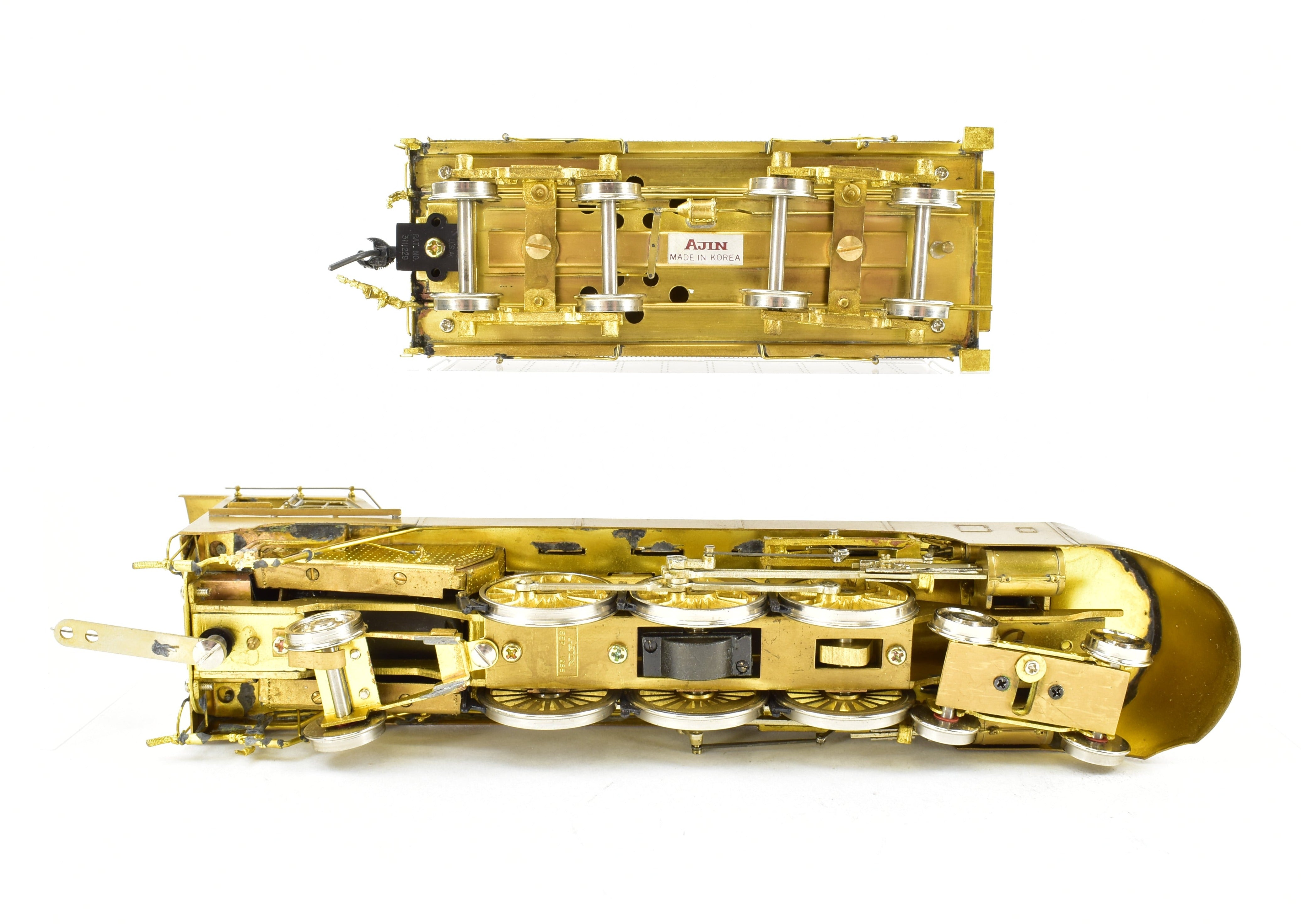 HO Scale Brass Model Train - Overland Models, Inc. MILW - Milwaukee Road 4-6-2 Pacific #151 Streamlined Chippawa, a Collectible Railroad Locomotive Model