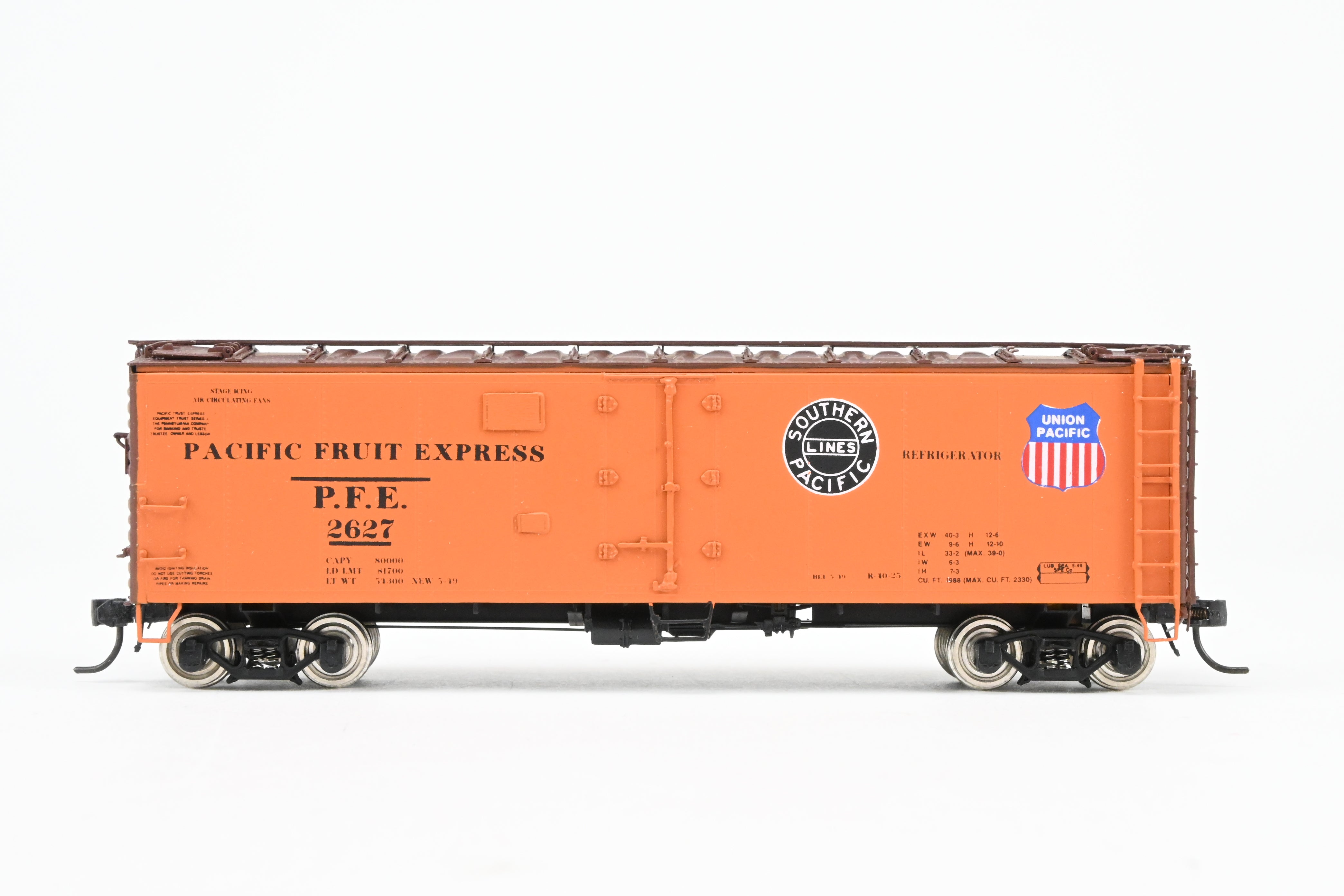 High - Quality HO Scale Brass CIL - Challenger Imports PFE - Pacific Fruit Express R - 40 - 25 Refrigerator Car Model, FP #2627