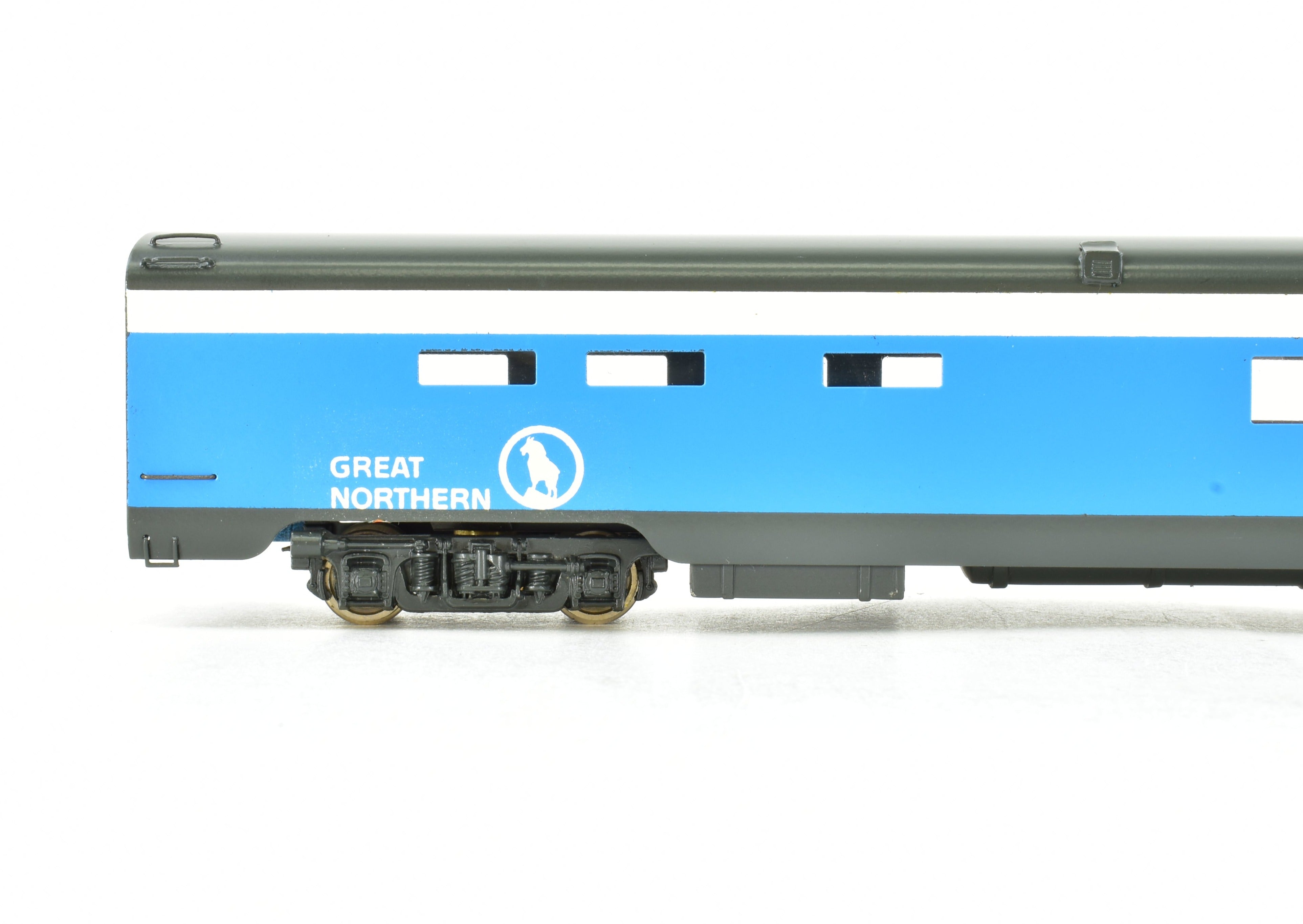 HO Scale Brass Great Northern 5-Car Big Sky Blue Passenger Set by Westside
