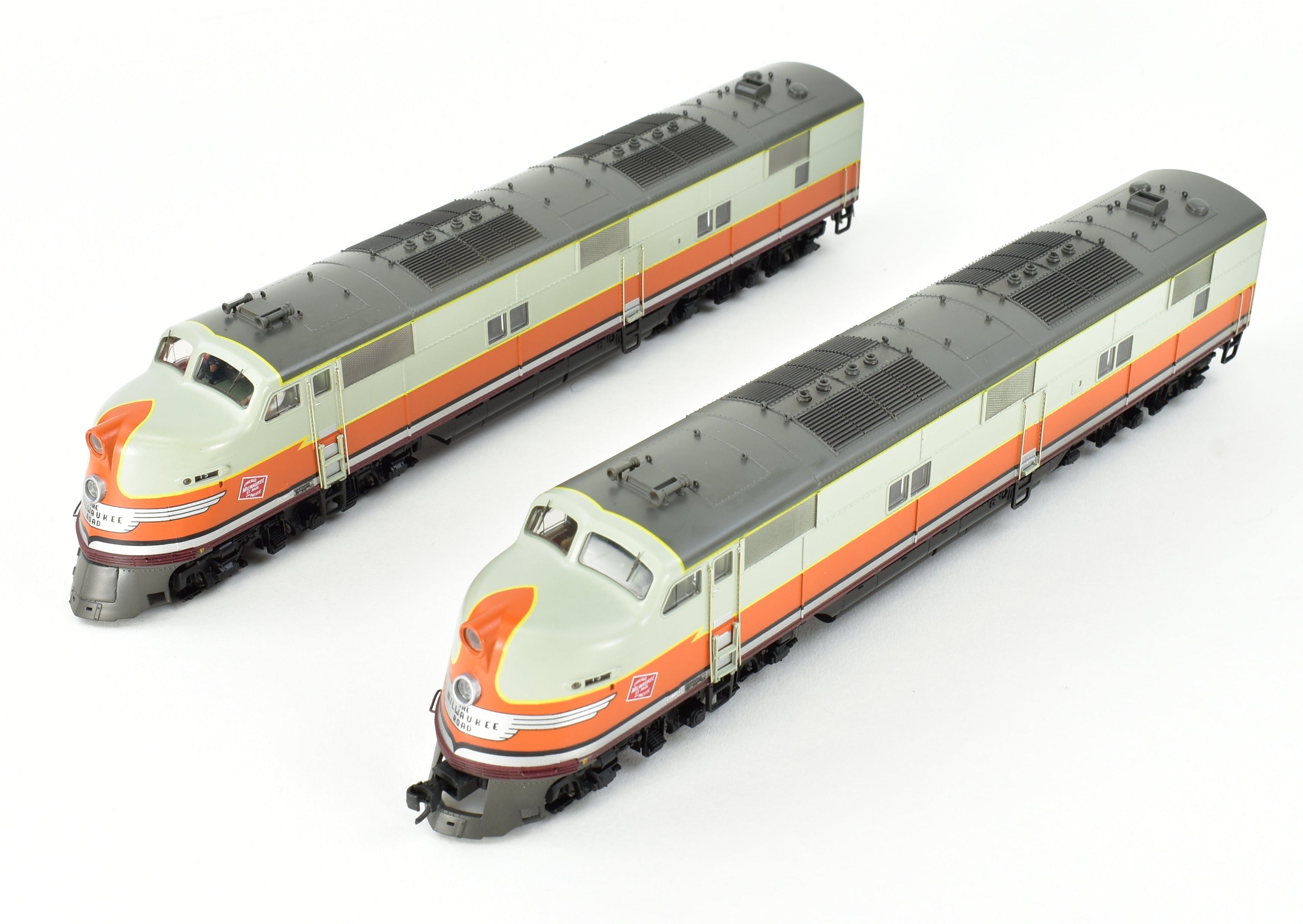Broadway Limited Imports MILW Milwaukee Road E6A/A Set with QSI DCC, Sound & Spare Parts