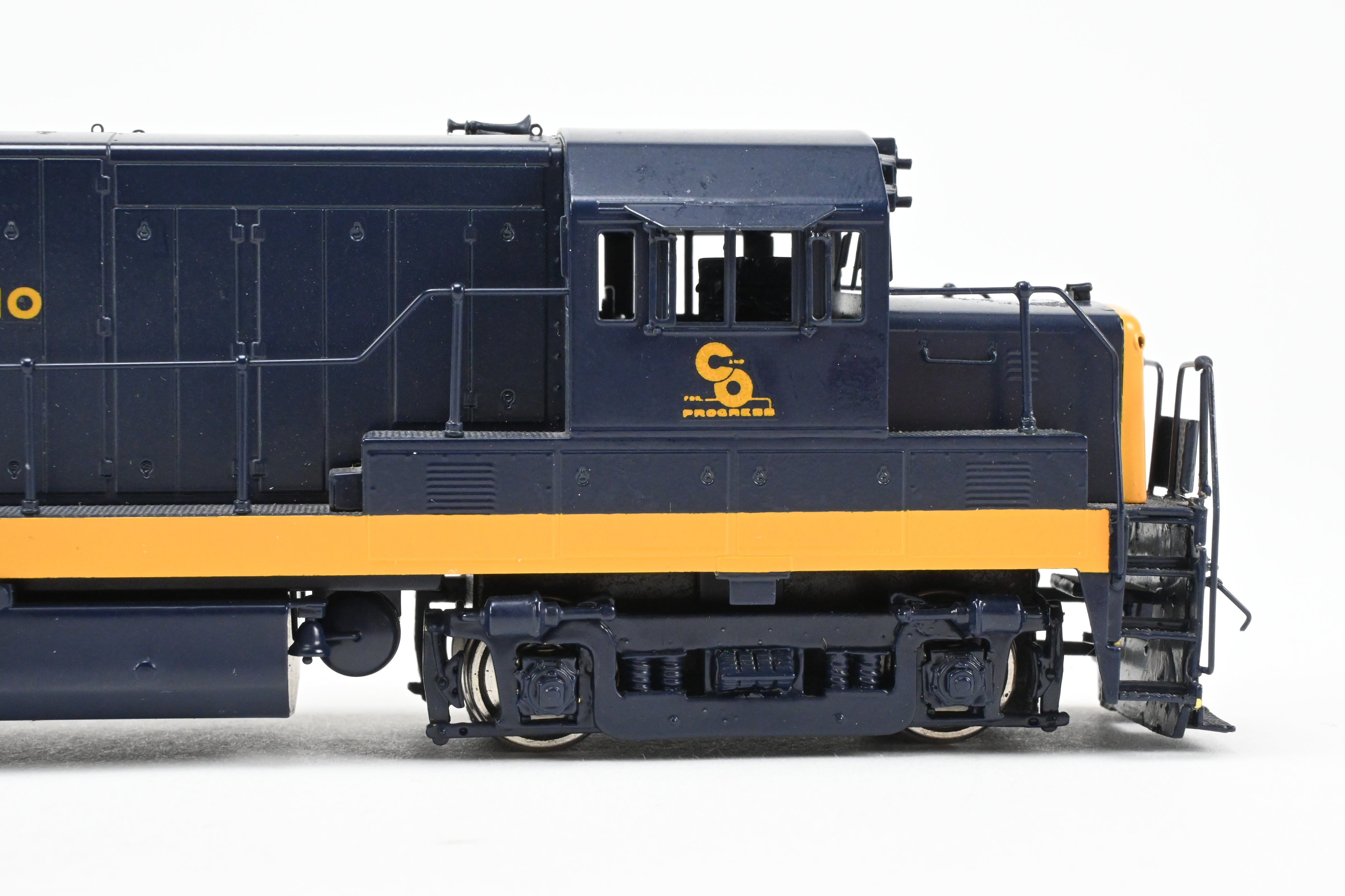 HO Brass Oriental Limited C&O GE U25B 2500 HP Low Hood Intermediate Factory-Painted Model