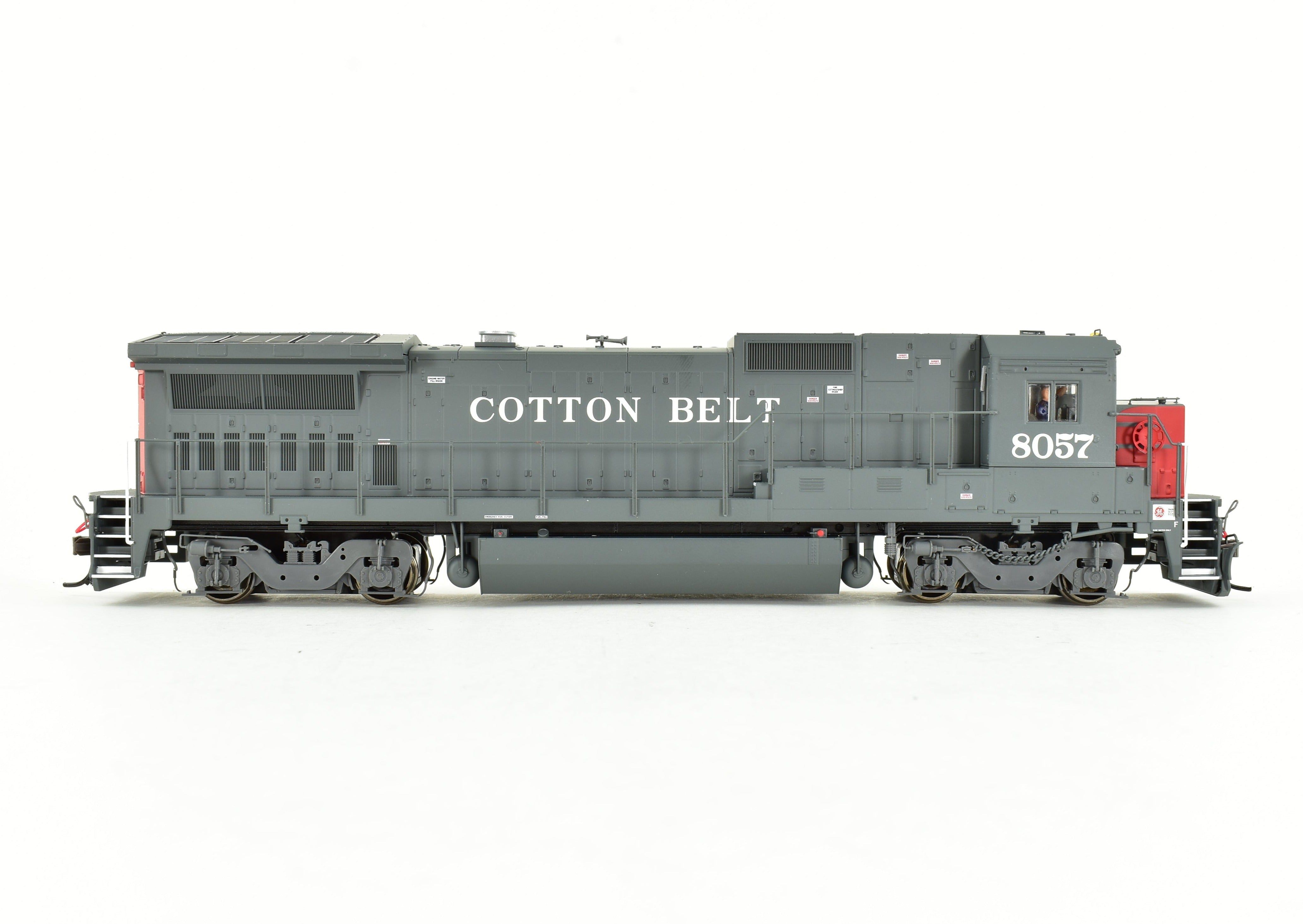 HO Scale Atlas Master Series Cotton Belt GE Dash 8 - 40B Model Train Locomotive No. 8057