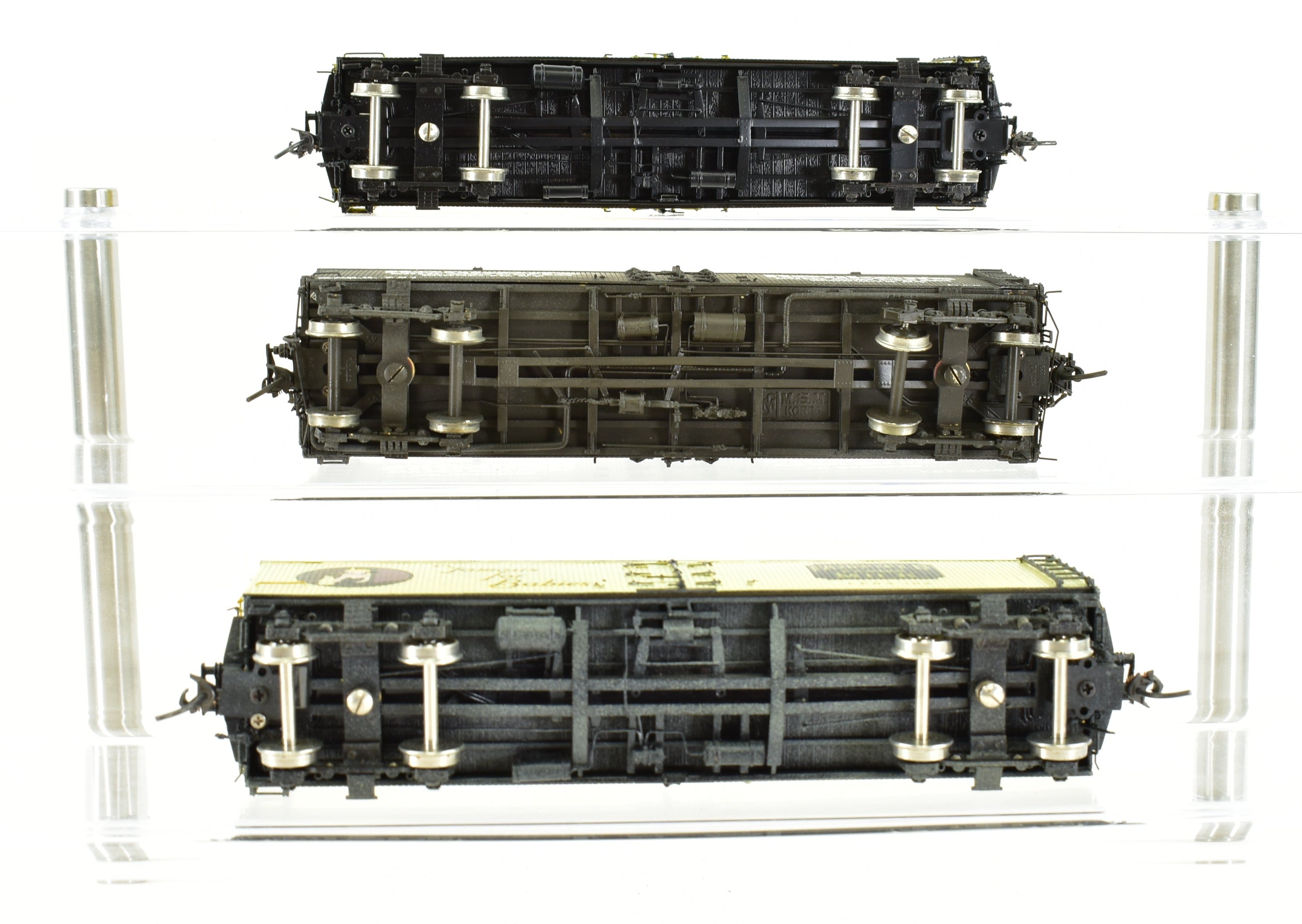 1990s Precision Scale Co. 41' Pfaudler Wood Sheath Milk Tank Cars Set of Three in Good Condition